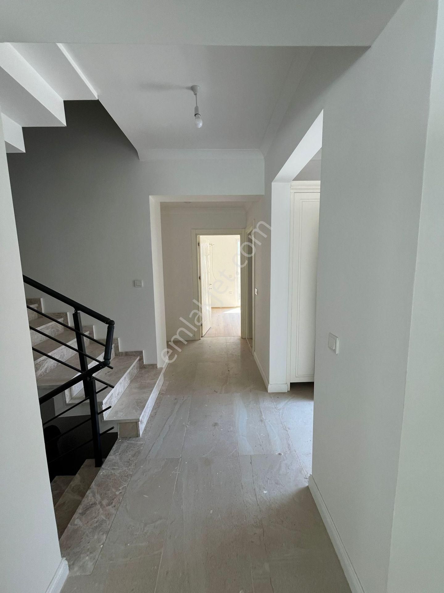 Fethiye Yeşilüzümlü De Muhteşem Panoramik Manzaralı 4,5 +1 Müstakil Villa - Görsel 21