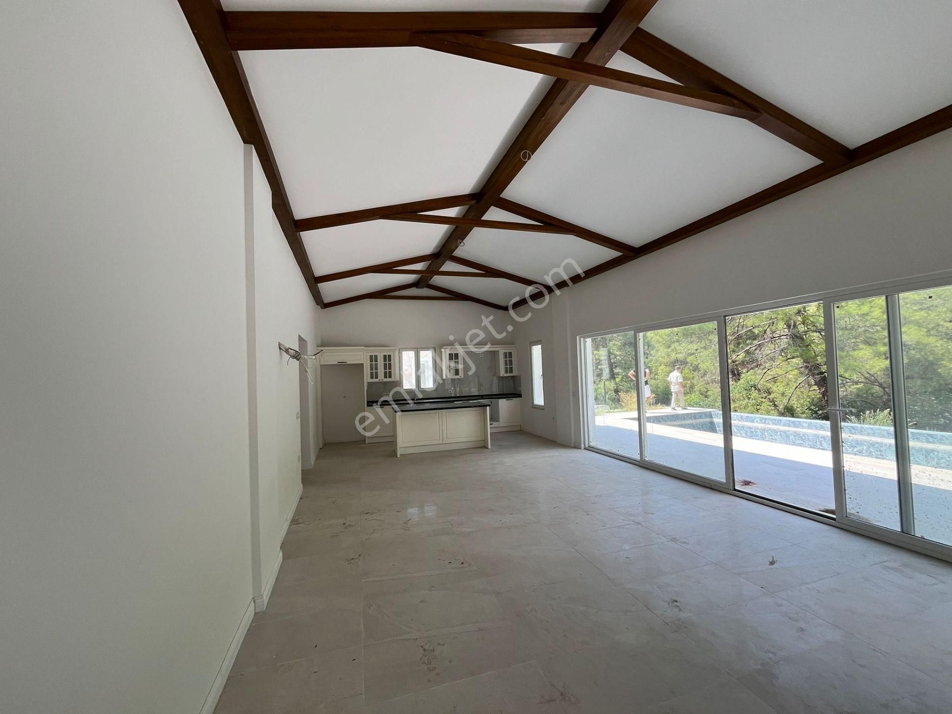 Fethiye Yeşilüzümlü De Muhteşem Panoramik Manzaralı 4,5 +1 Müstakil Villa - Görsel 26