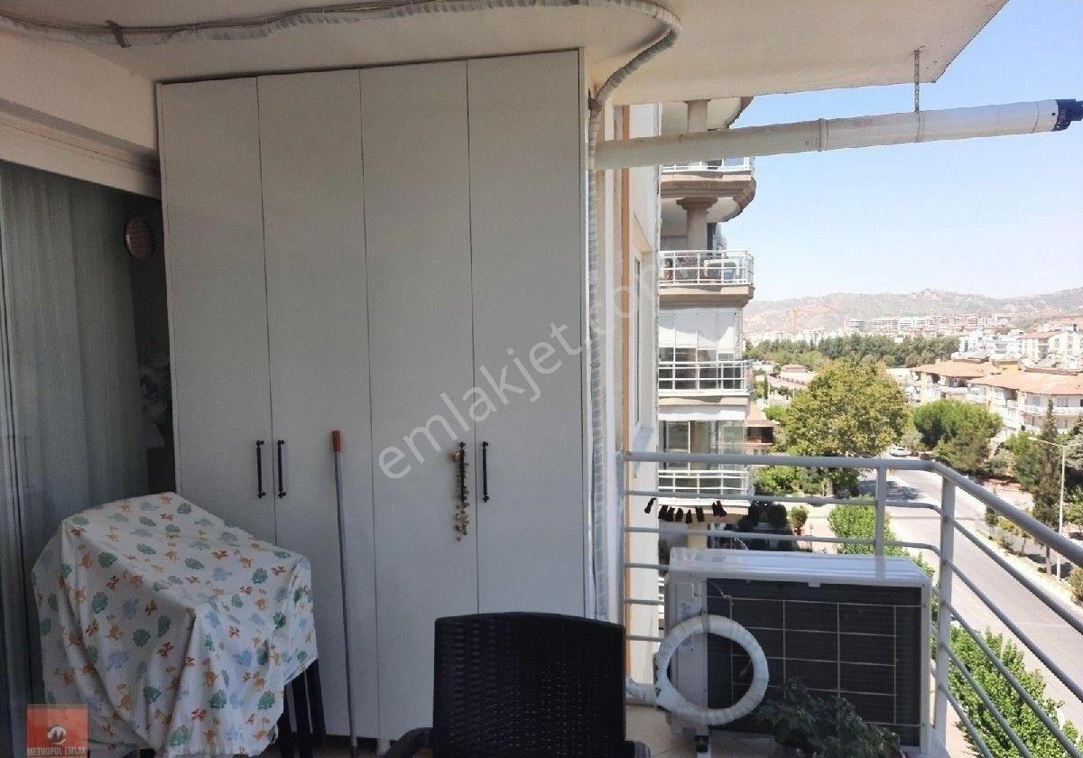 Efeler Girne Satılık Daire GÜZEL KONUM DA ARA KAT GENİŞ 3+1 SATILIK DAİRE