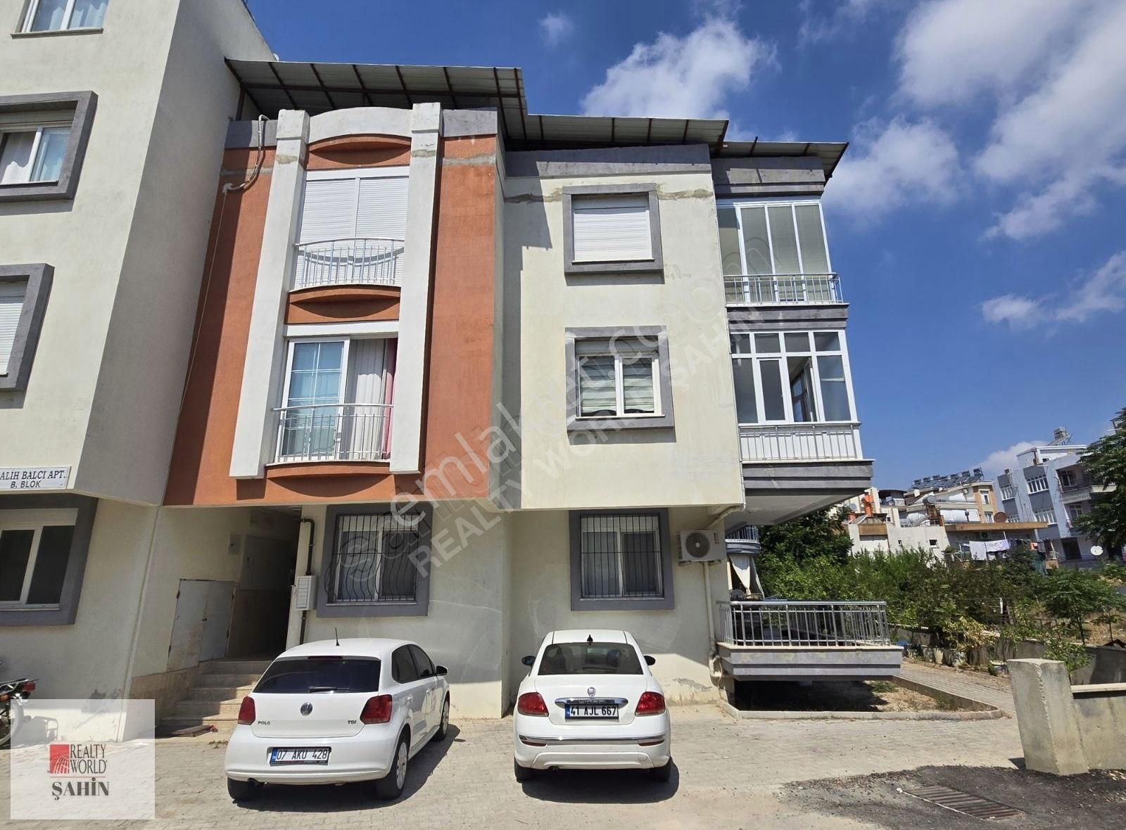 Serik Kökez Satılık Daire SERİK KÖKEZ MAHALLESİ 3+1 135 M² DOĞALGAZLI SATILIK DAİRE