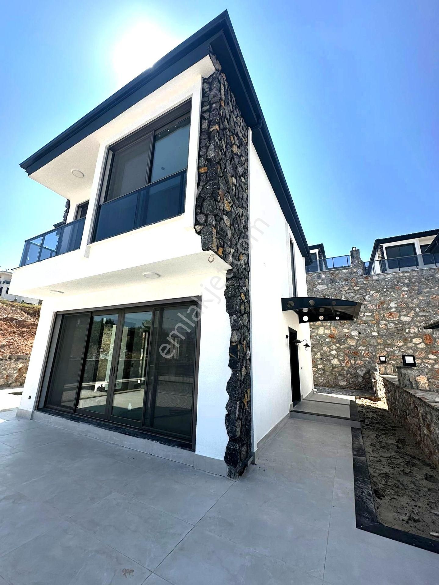 Sarılar İnşaattan Satılık Akbükte Full Deniz Manzaralı Villa - Görsel 2