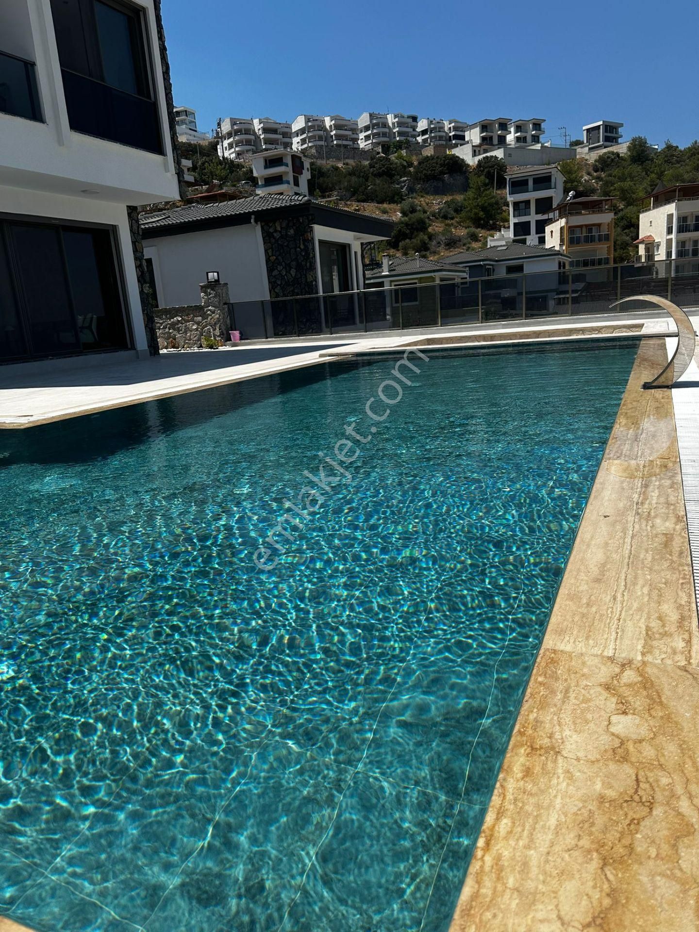 Sarılar İnşaattan Satılık Akbükte Full Deniz Manzaralı Villa - Görsel 23