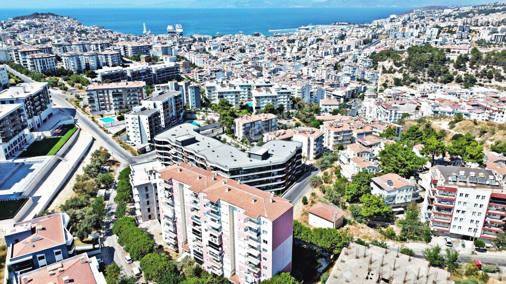 Kuşadasında Satılık Deniz Manzaralı Geniş 3+1 Daire
