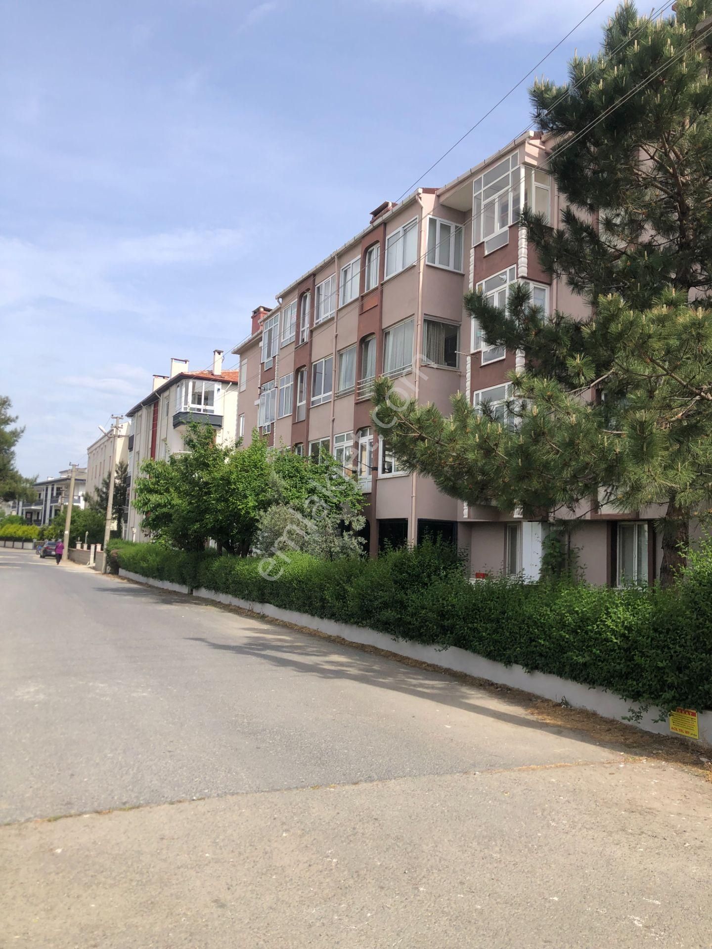 Şarköy De Işık Emlaktan İstiklal Mah De 2+1 80 M2 Daire