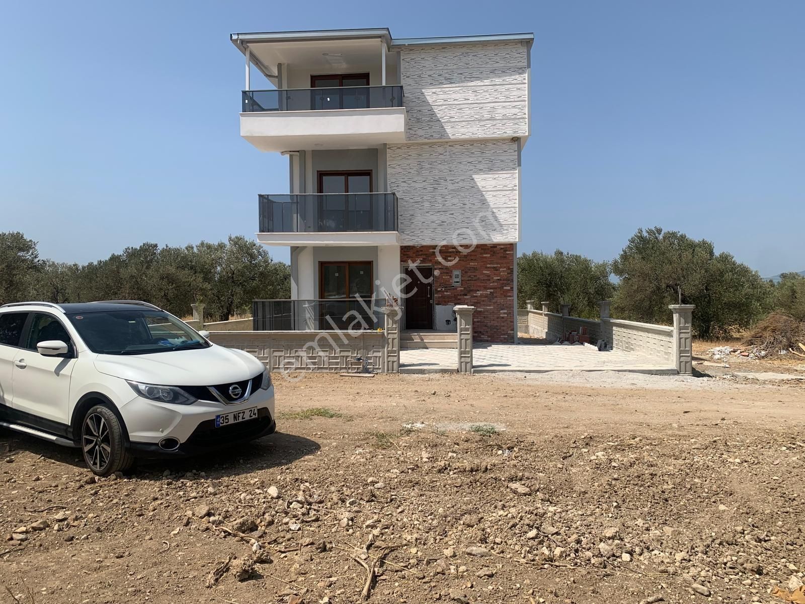 Aliağa Yenişakran Satılık Müstakil Ev Müstakil villa deniz manzaralı