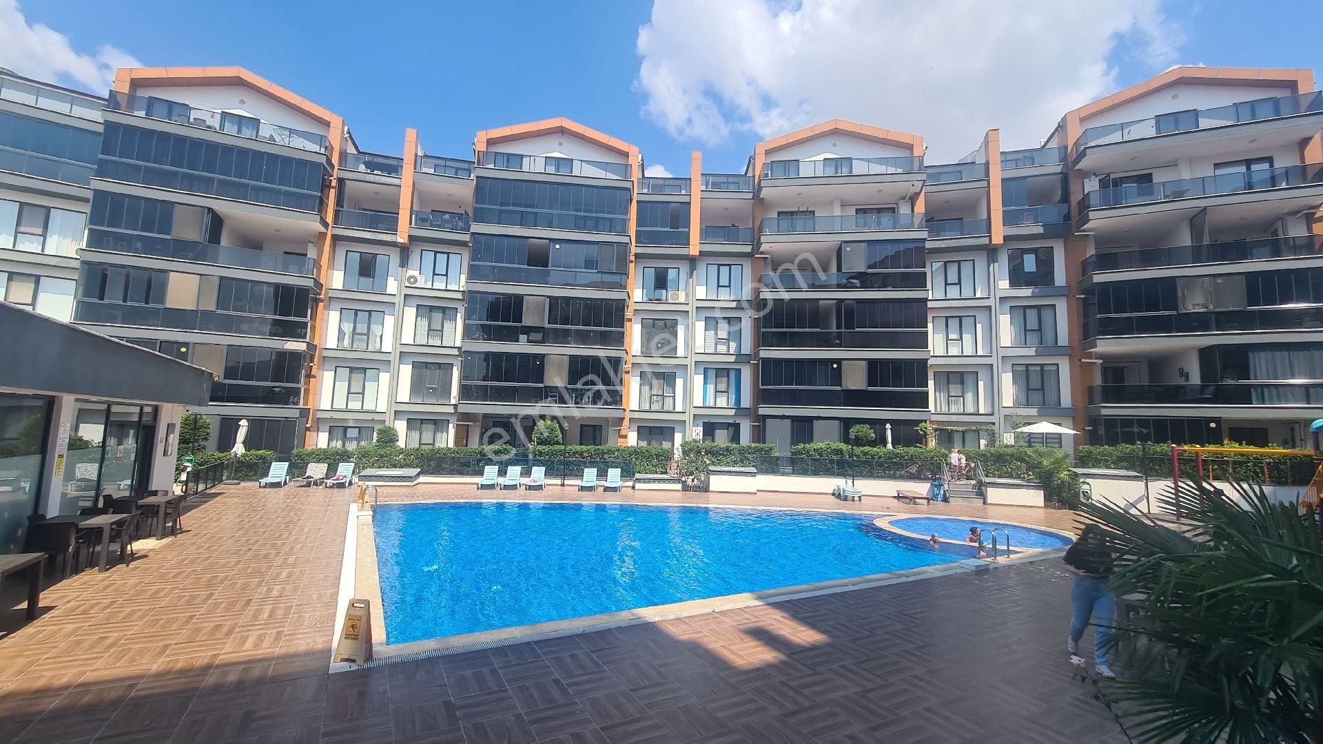 Nilüfer Akçalar Satılık Daire Lake City'de 3+1 Havuz Manzaralı Daire 