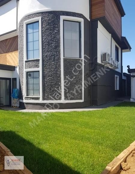 Gebze Pelitli Satılık Villa PELİTLİ MAHALLESİNDE ÖZEL AHŞAP DETAYLI SIFIR TRİPLEKS VİLLA