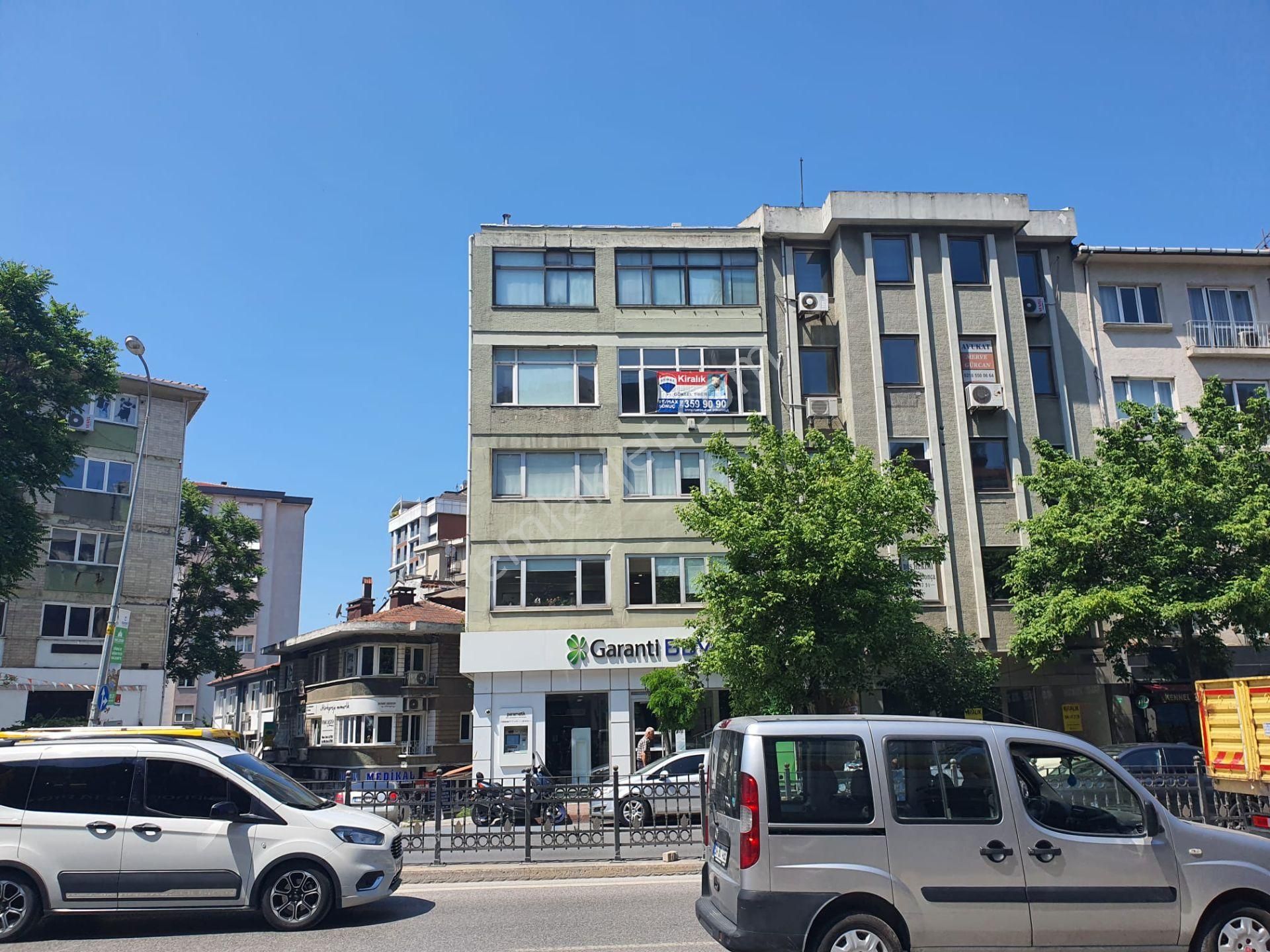 Kadıköy Fenerbahçe Kiralık Apartman Dairesi  Kızıltoprak Bağdat Cd Üzeri Tabela Değeri Olan 3+1 Kiralık Ofis