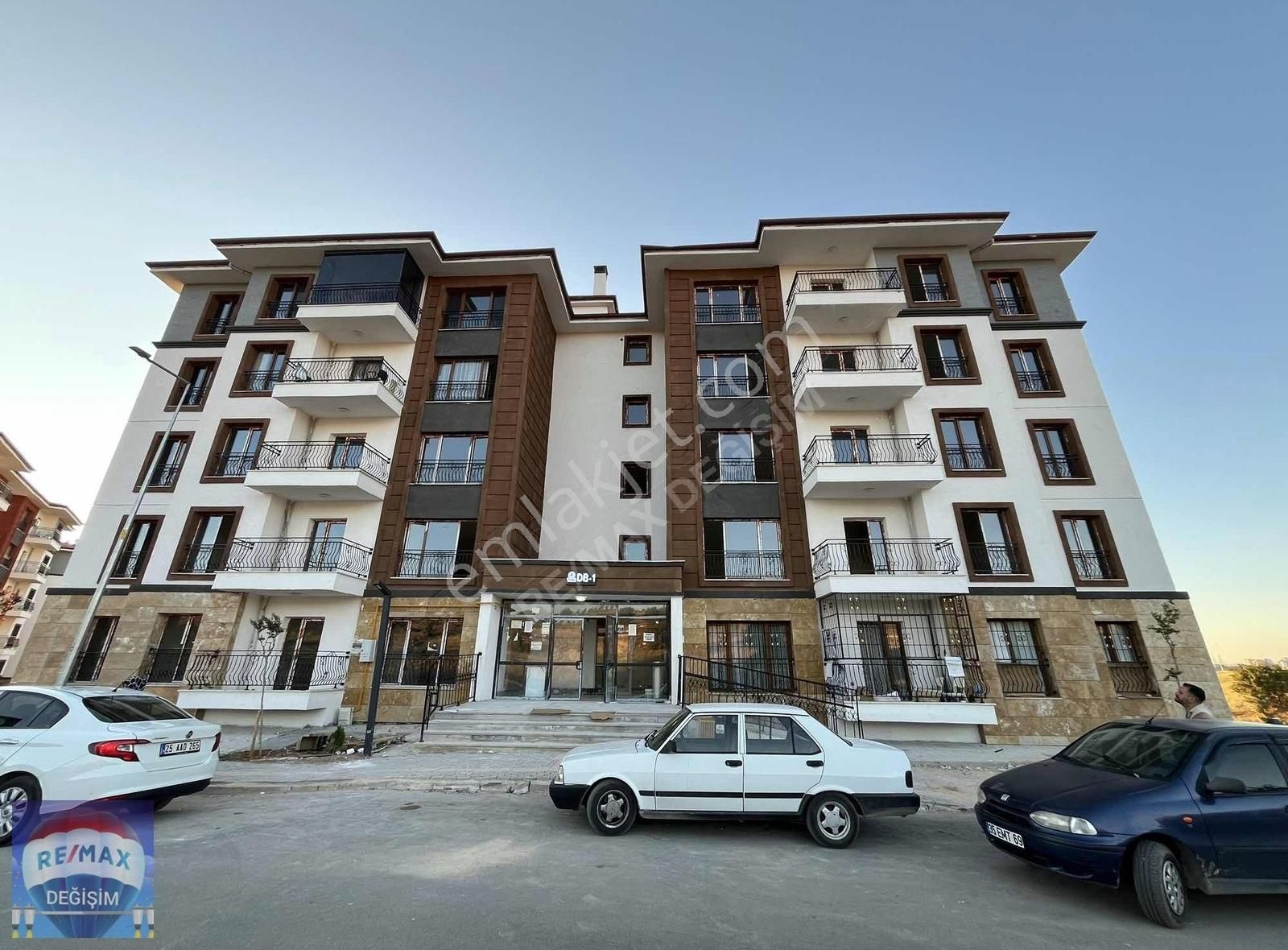 Elazığ Merkez Aşağıdemirtaş Köyü (Ömerağa) Kiralık Daire REMAX DEĞİŞİMDEN A.DEMİRTAŞ TOKİ 1.ETAPTA KİRALIK 3+1 DAİRE