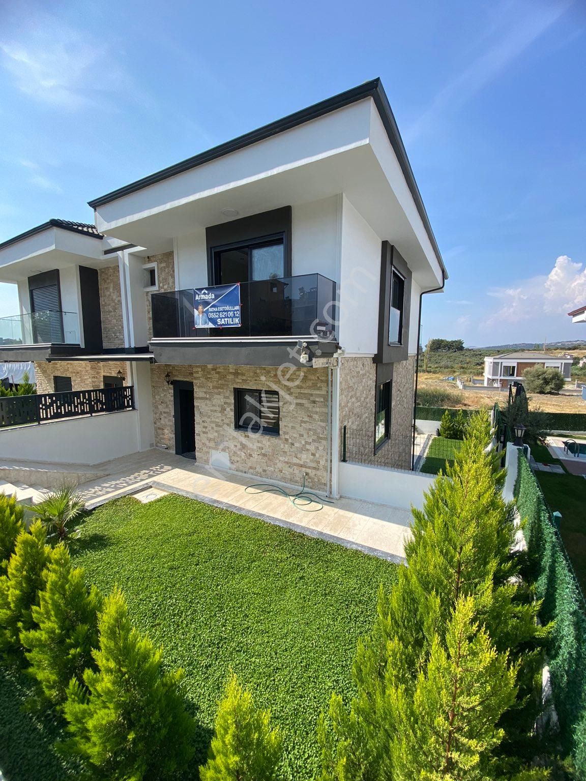 Kuşadası Davutlar Satılık Villa SATILIK TRİPLEX VİLLA