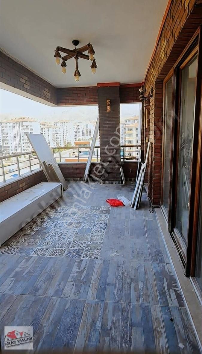 Yeşilyurt Çilesiz Kiralık Daire Aras'dan Fahri Kayahan'da 4+1 Ful Yapılı Kiralık Daire