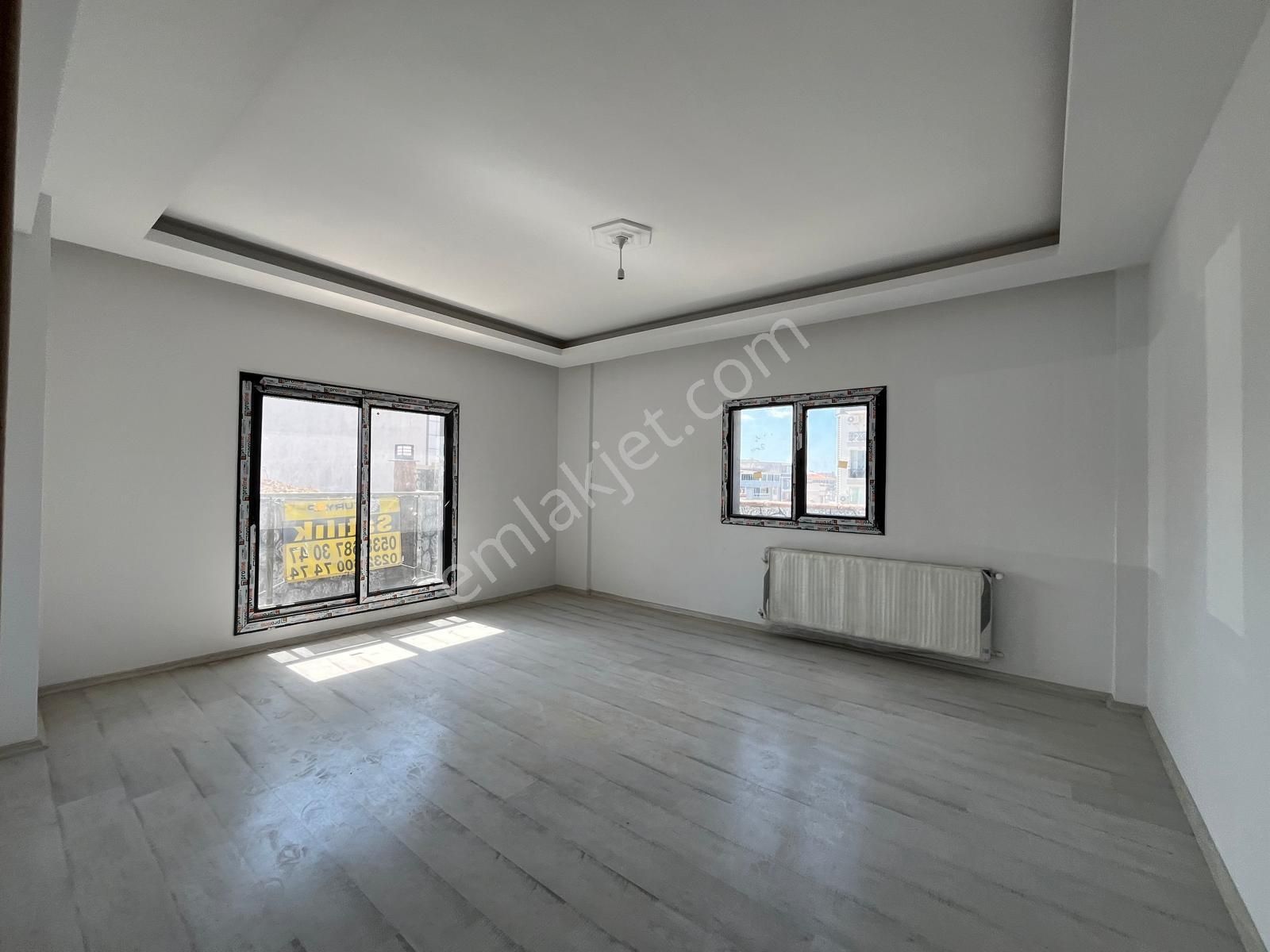 Menemen Uğur Mumcu Satılık Daire  MENEMEN DE ŞEHİR MERKEZİNE YAKIN 2+1 SATILIK DAİRE