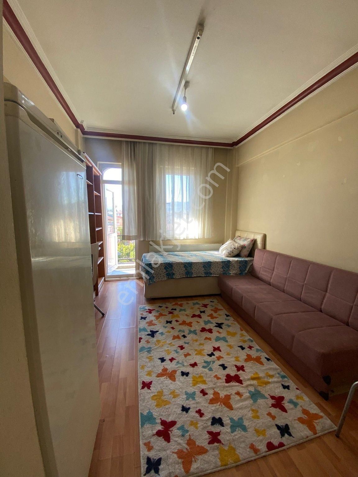 Isparta Merkez Yedişehitler Kiralık Daire ISPARTA / MERKEZ - CUMA PAZARI ÜSTÜ İYAŞA VE DURAĞA 6-7 DK ARA KAT KİRALIK 1+0 LAR