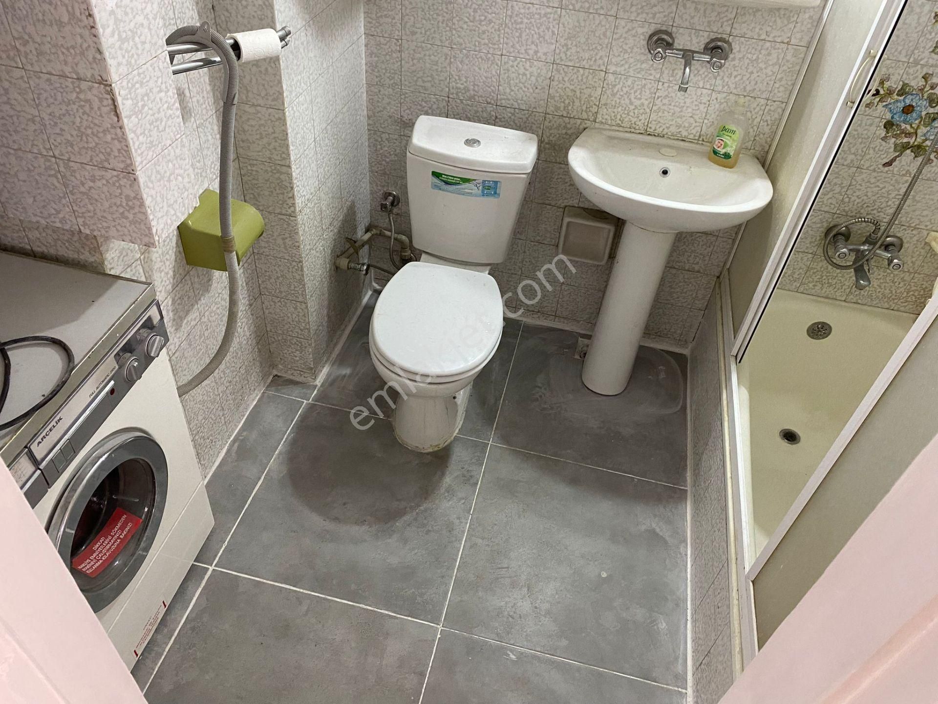 Bahçelievler Cadde Üzeri Çift Cephe Asansörlü Otoparklı 3+1 - Görsel 17