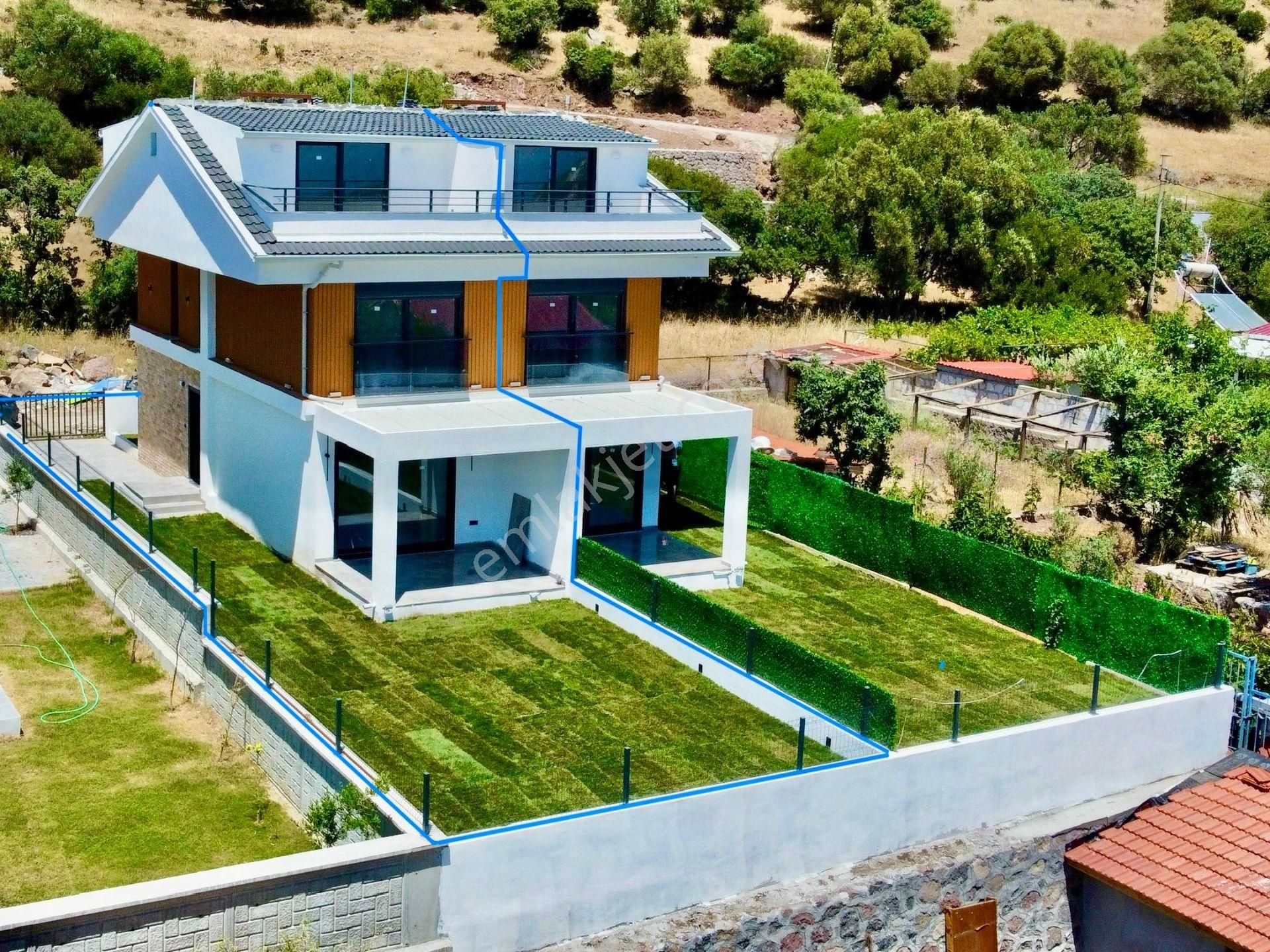 Dikili Çandarlı Satılık Villa  PANAROMİK DENİZ MANZARALI SIFIR SATILIK İKİZ VİLLA