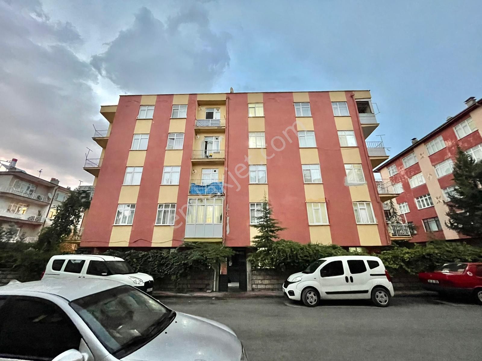 Selçuklu Feritpaşa Satılık Daire  NUMUNE HASTANESİ YAKINI GENİŞ 3+1 ARAKAT DAİRE