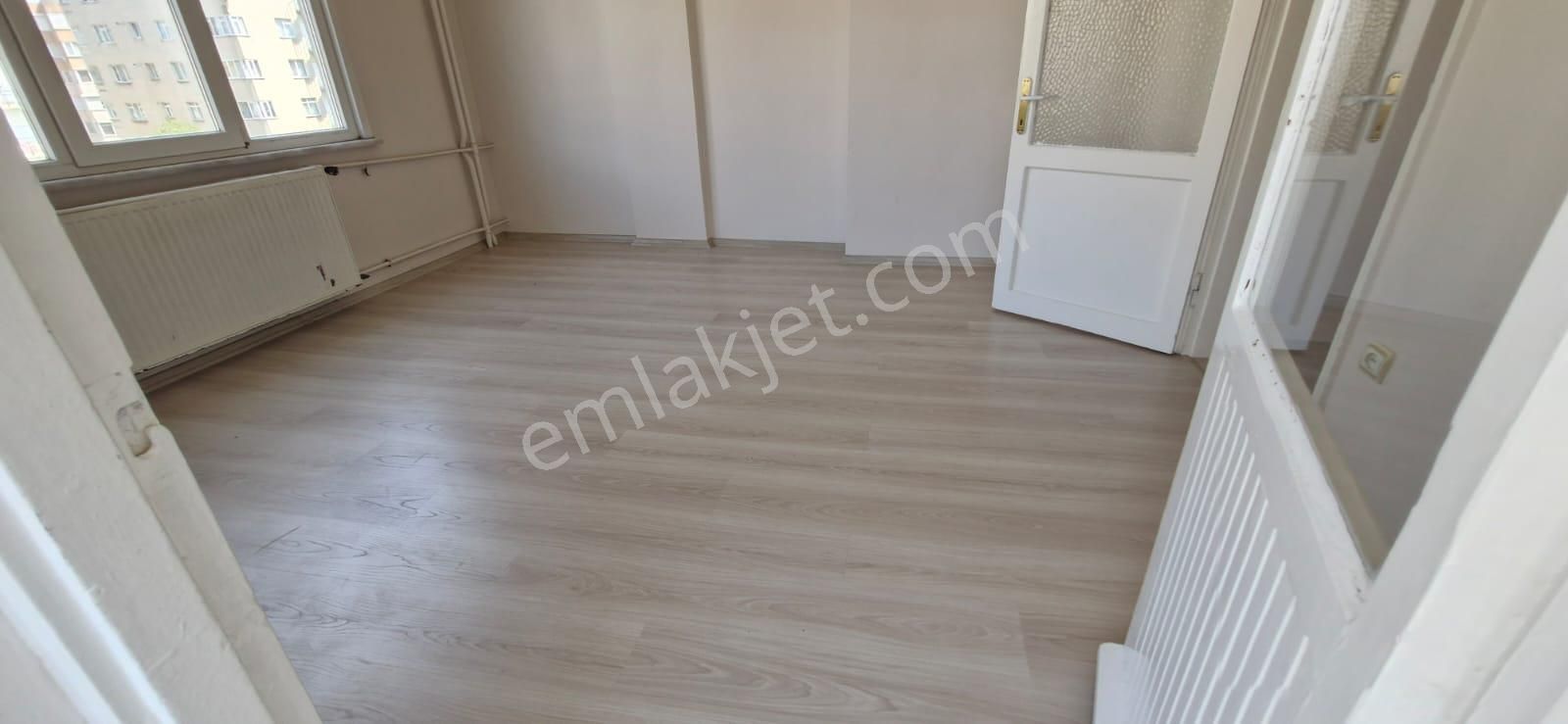 Kadıköy Merdivenköy Kiralık Daire  MERDİVENKÖYDE 3+1 KİRALIK BOŞ KONUMLU DAİRE