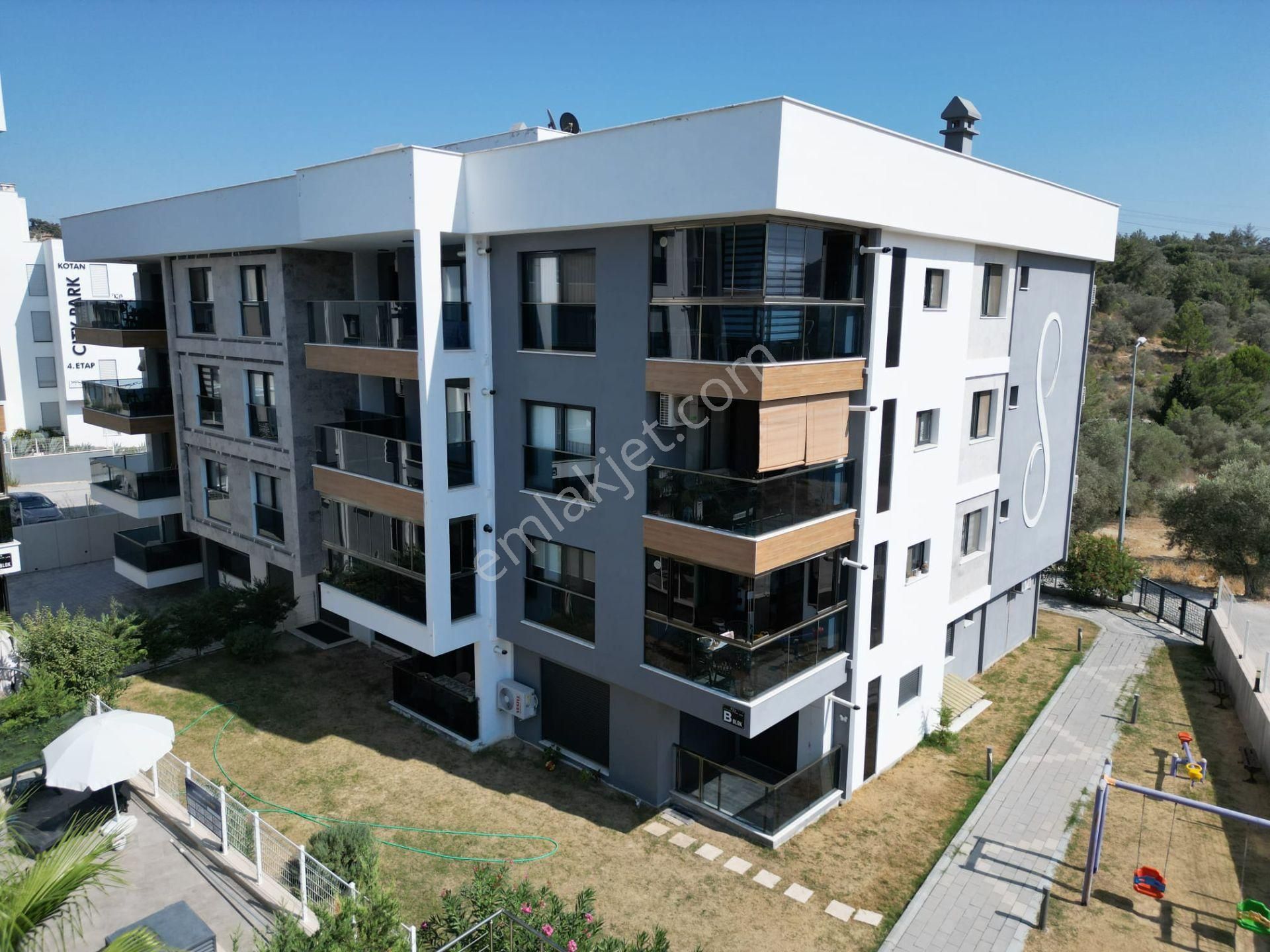 Kuşadası Yeni Havuzlu Site İçinde Ful Eşyalı Daire - Görsel 2