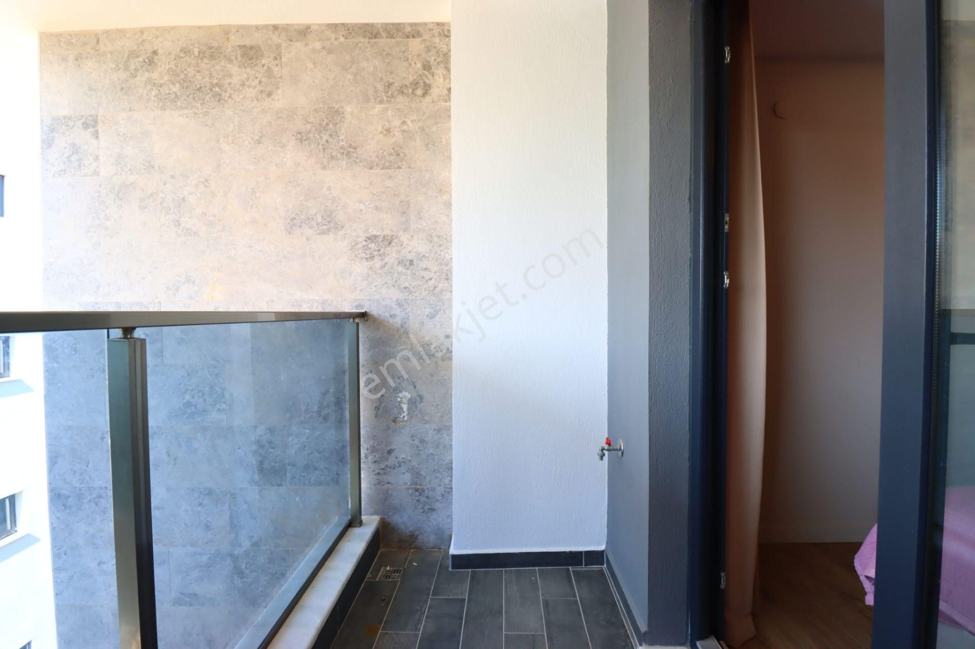 Kuşadası Yeni Havuzlu Site İçinde Ful Eşyalı Daire - Görsel 4