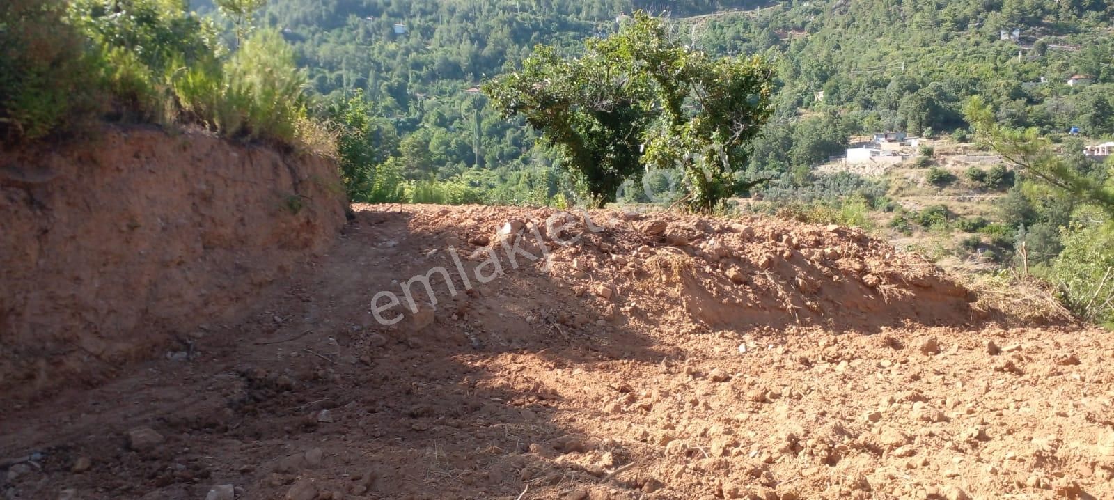 Alanya Uğurlu Satılık Tarla  Alanya Uğurlu Kırvasıl Köyünde Satılık Tarla