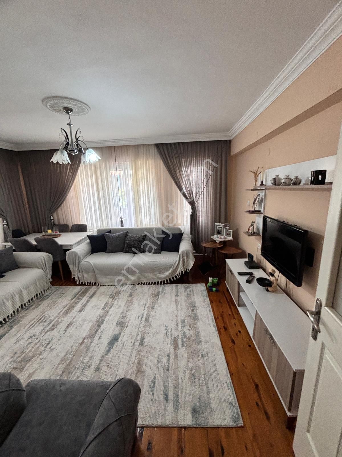 Nazilli Pınarbaşı Satılık Daire Safir Gayrimenkulden Nazilli Pınarbaşı Mah. Site İçerisinde Satılık 3+1 Daire