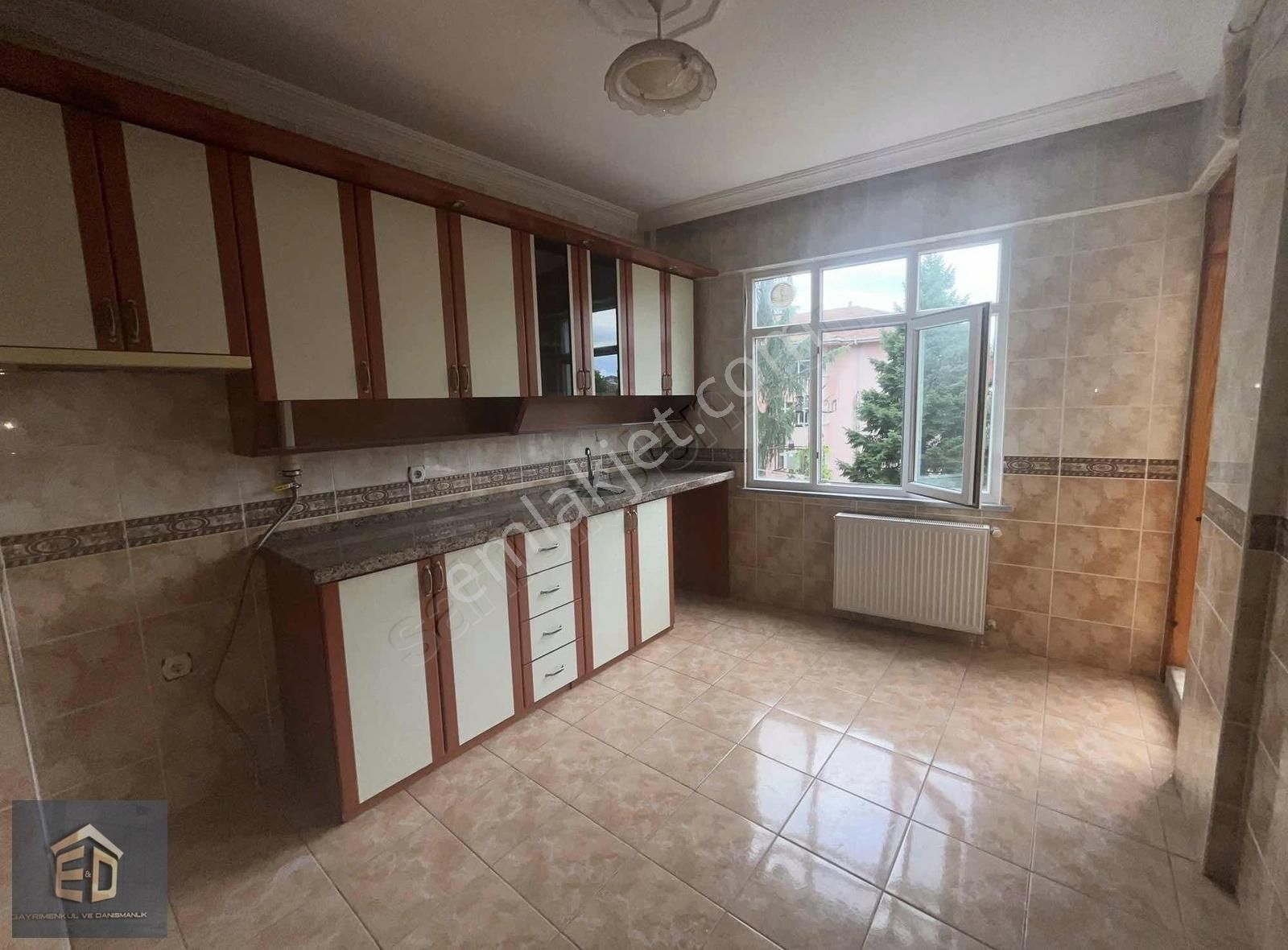 Araklı Merkez Kiralık Daire MERKEZ OKULLAR BÖLĞESİNDE KİRALIK 3+1 DOĞALGAZLI DAİRE