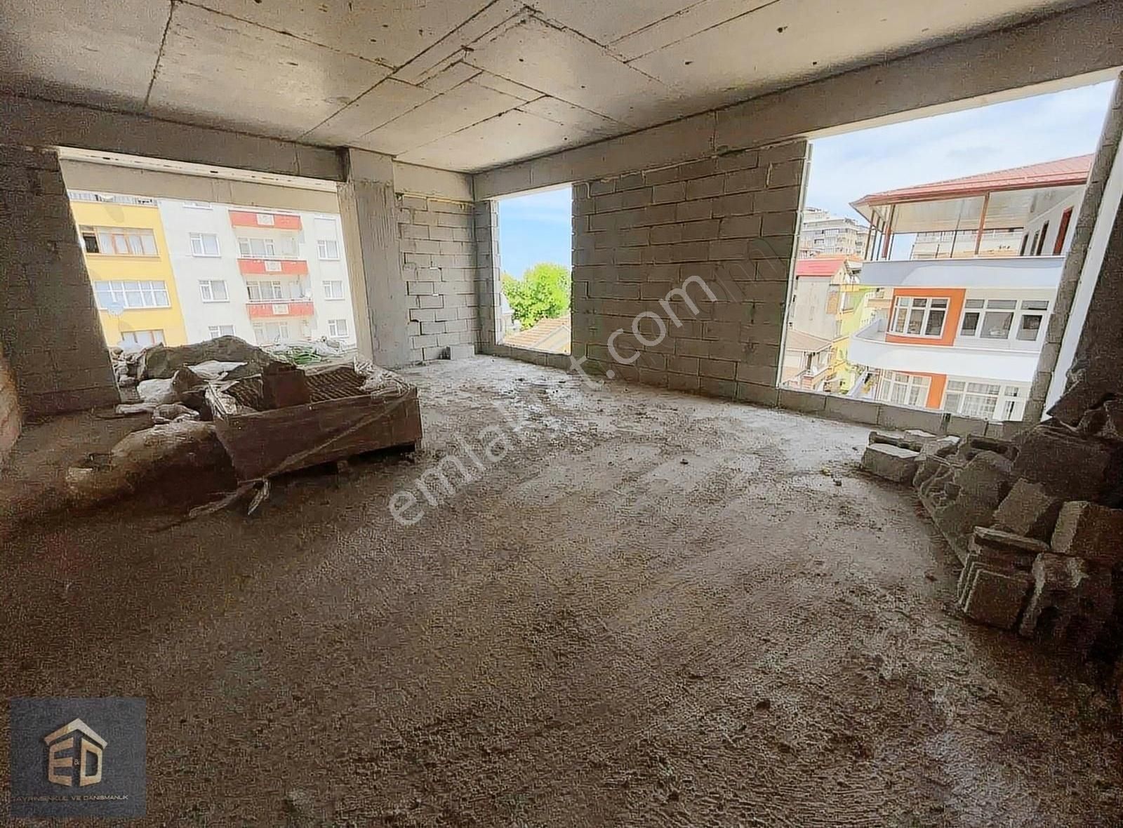 Rize Merkez Müftü Satılık Daire 1.99 KREDİ İMKANIYLA ŞİMAL AVM YANINDA 4+1 ÖZEL YAPIM 179M2