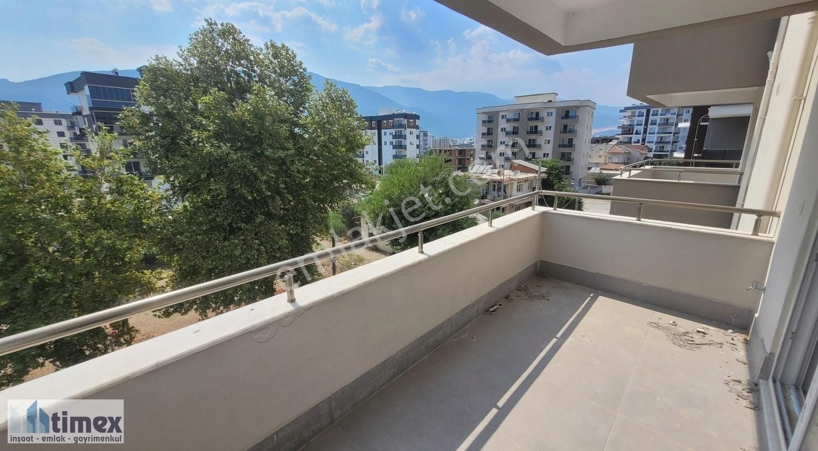 Finike Kum Satılık Daire FİNİKE'DE SATILIK DENİZ MANZARALI ARA KAT 2+1 DAİRE