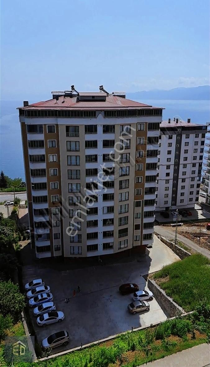 Araklı Hürriyet Satılık Daire KONAKÖNÜN'DE SATILIK 3+1 DAİRE ARAÇ TAKASLI 165M2 DOĞALGAZLI