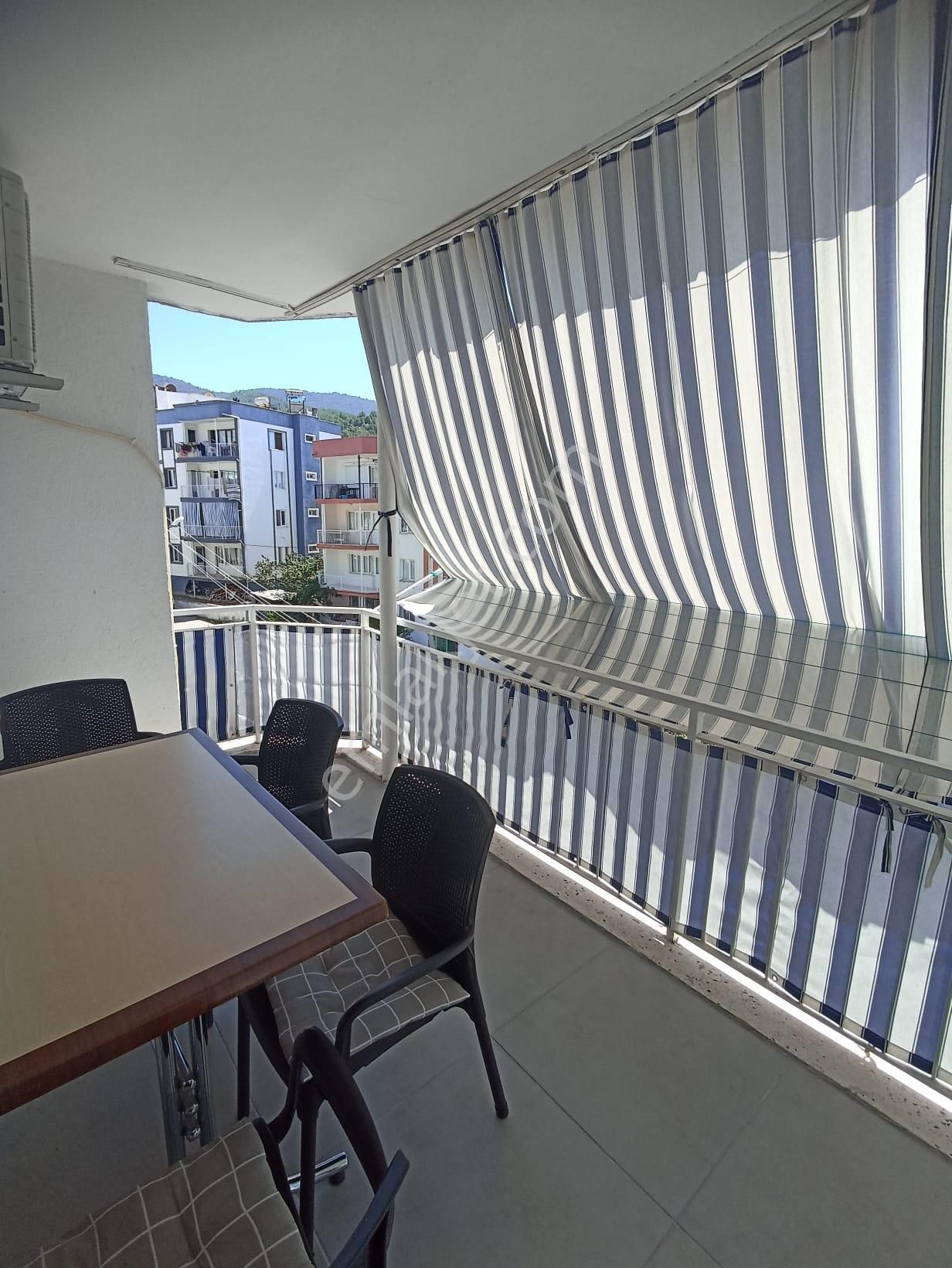 Kuşadası Davutlar Satılık Daire  Acil Emekli Öğretmenden Satılık 3+1 Beyazkent sitesi 135m2