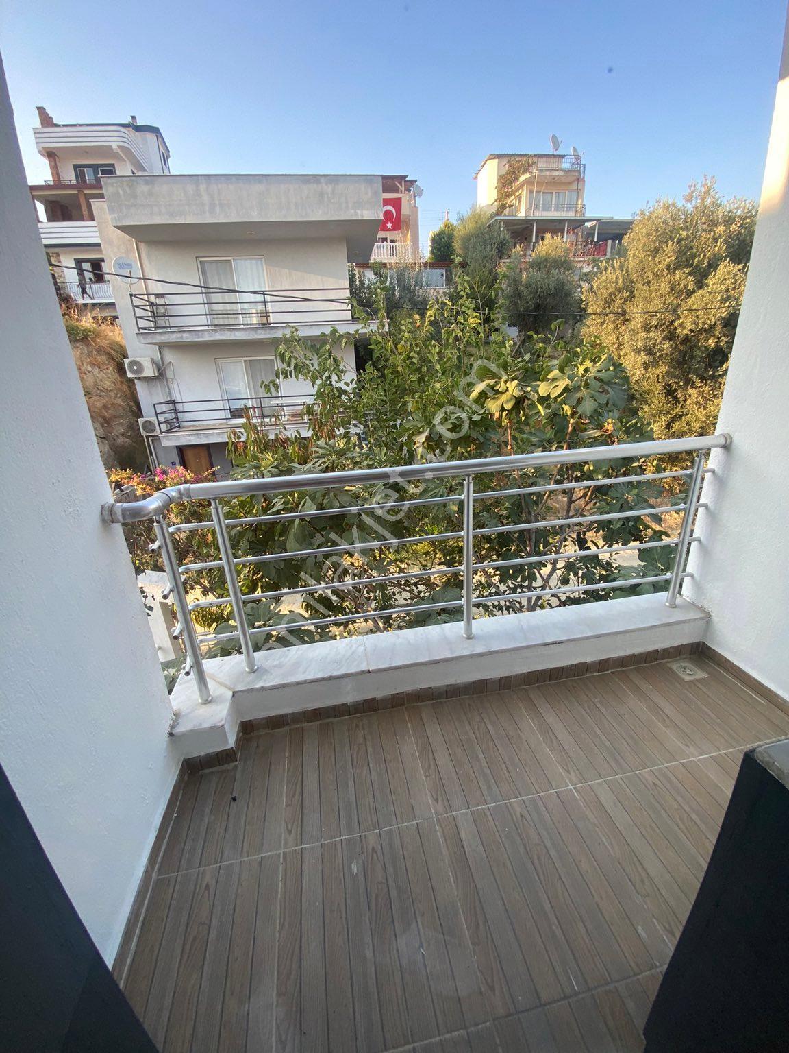 Kuşadası Soğucak’ta Uygun Fiyata Full Deniz Manzaralı 3+1 Tripleks Ve 3+1 Daire - Görsel 17
