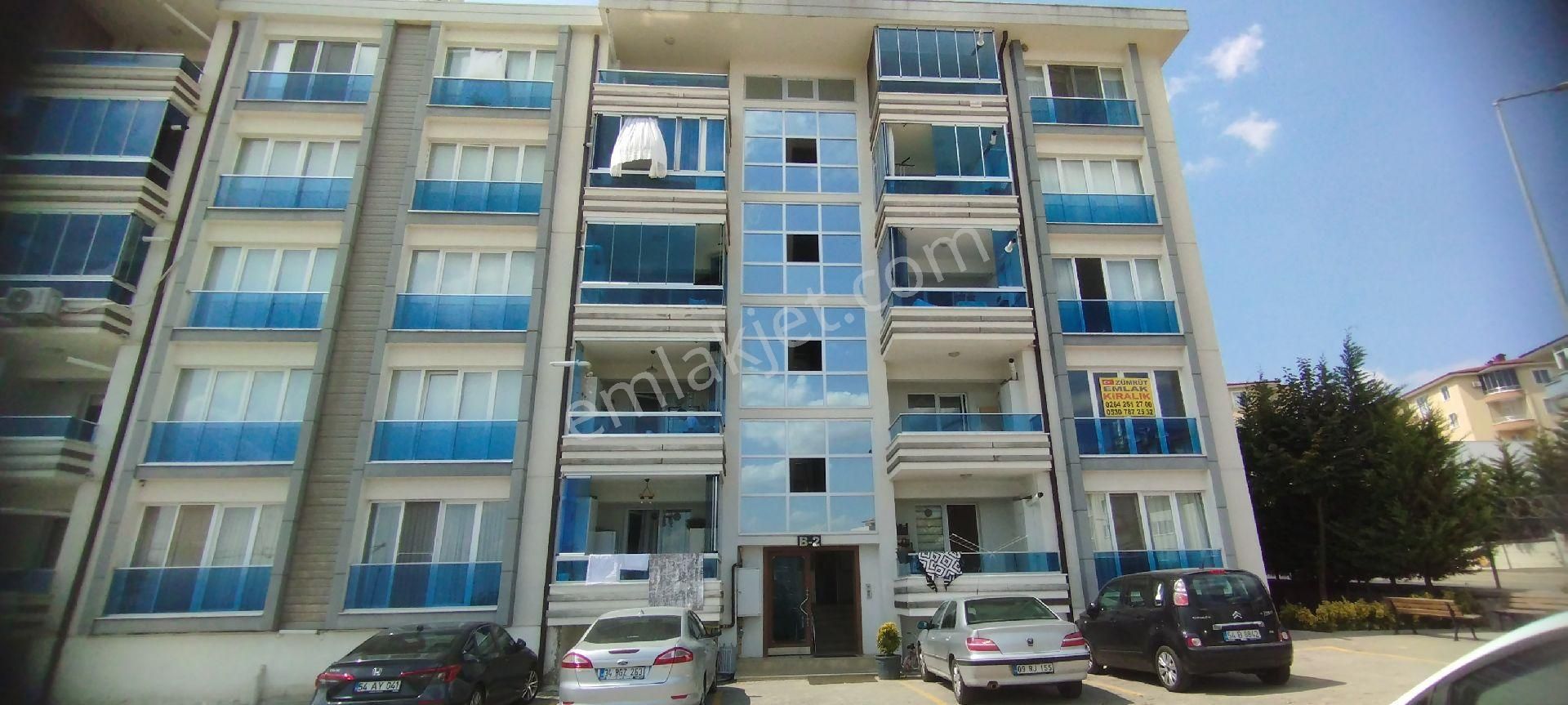 Adapazarı Korucuk Satılık Daire Sakarya Zümrüt Emlak'tan Korucuk Mahallesi Site İçi 3+1,120 M2 Yapılı Satılık Daire