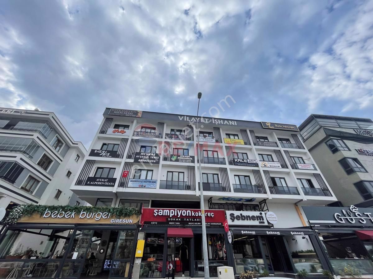 Giresun Merkez Çıtlakkale Satılık Ofis REMAX NADİR HÜKÜMET KONAĞI KARŞISI  VİLAYET İŞHANINDA ANA CADDE CEPHELİ 30 M2 OFİS