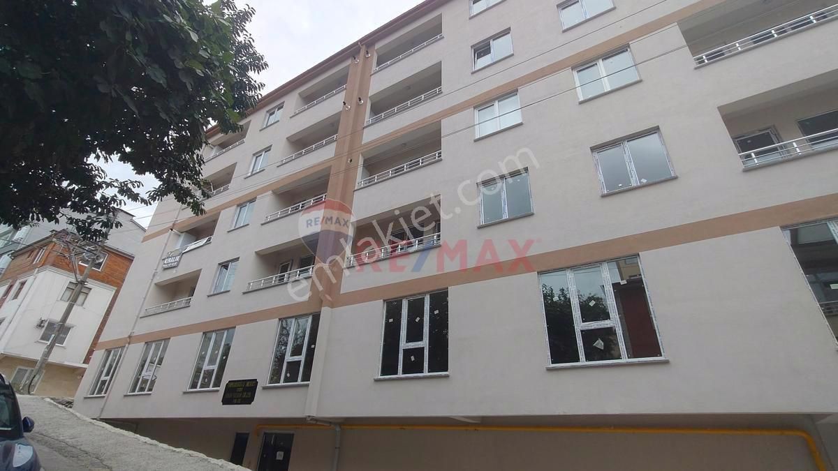 Giresun Merkez Aksu Kiralık Daire AKSU EĞİTİM ARAŞTIRMA HASTANESİ YAKINI 1+1 65 M² FERAH YENİ DAİRE