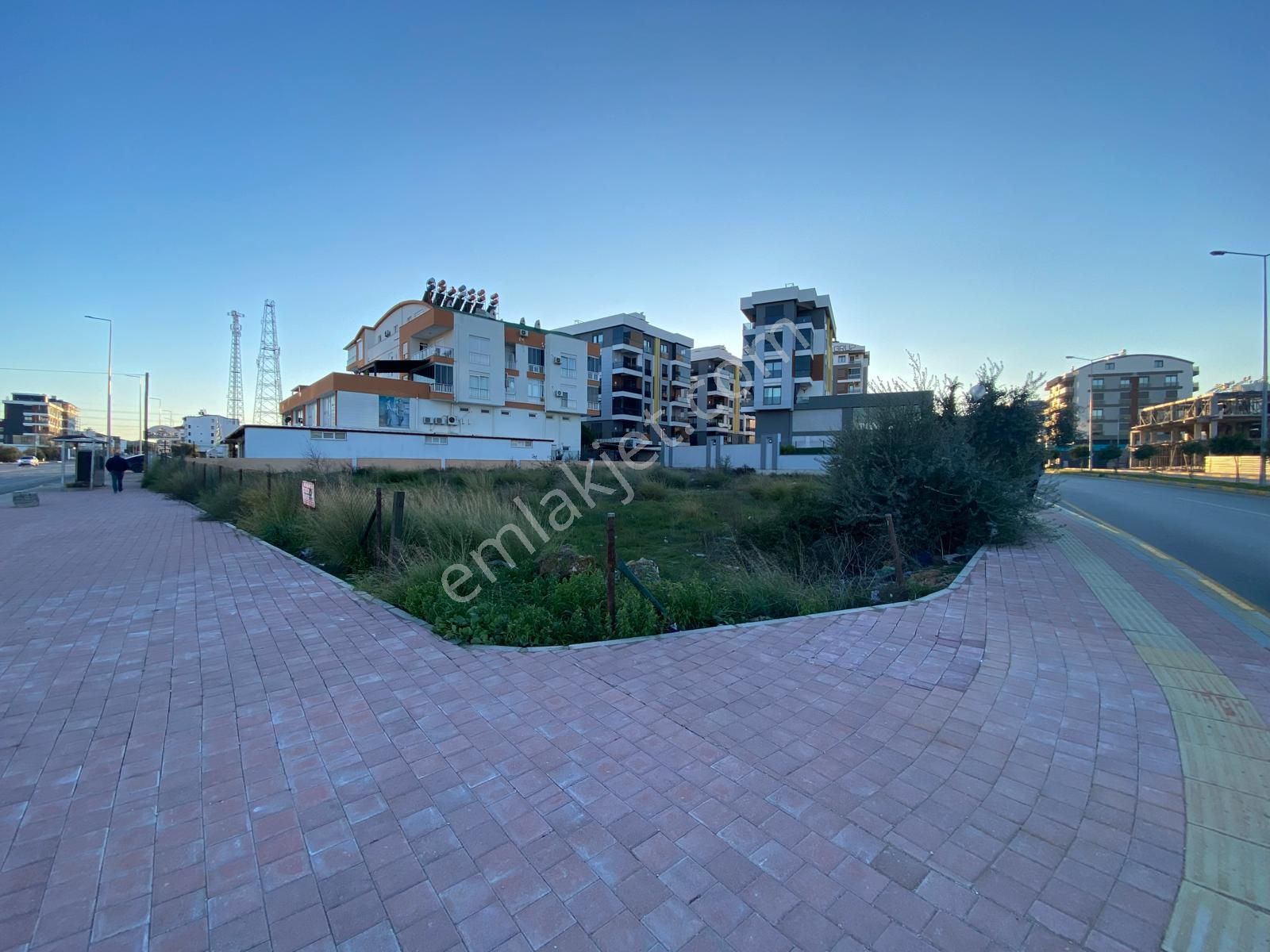 Varsak Karşıyaka Mah Köşe Ticari+konut Süper Konum - Görsel 2