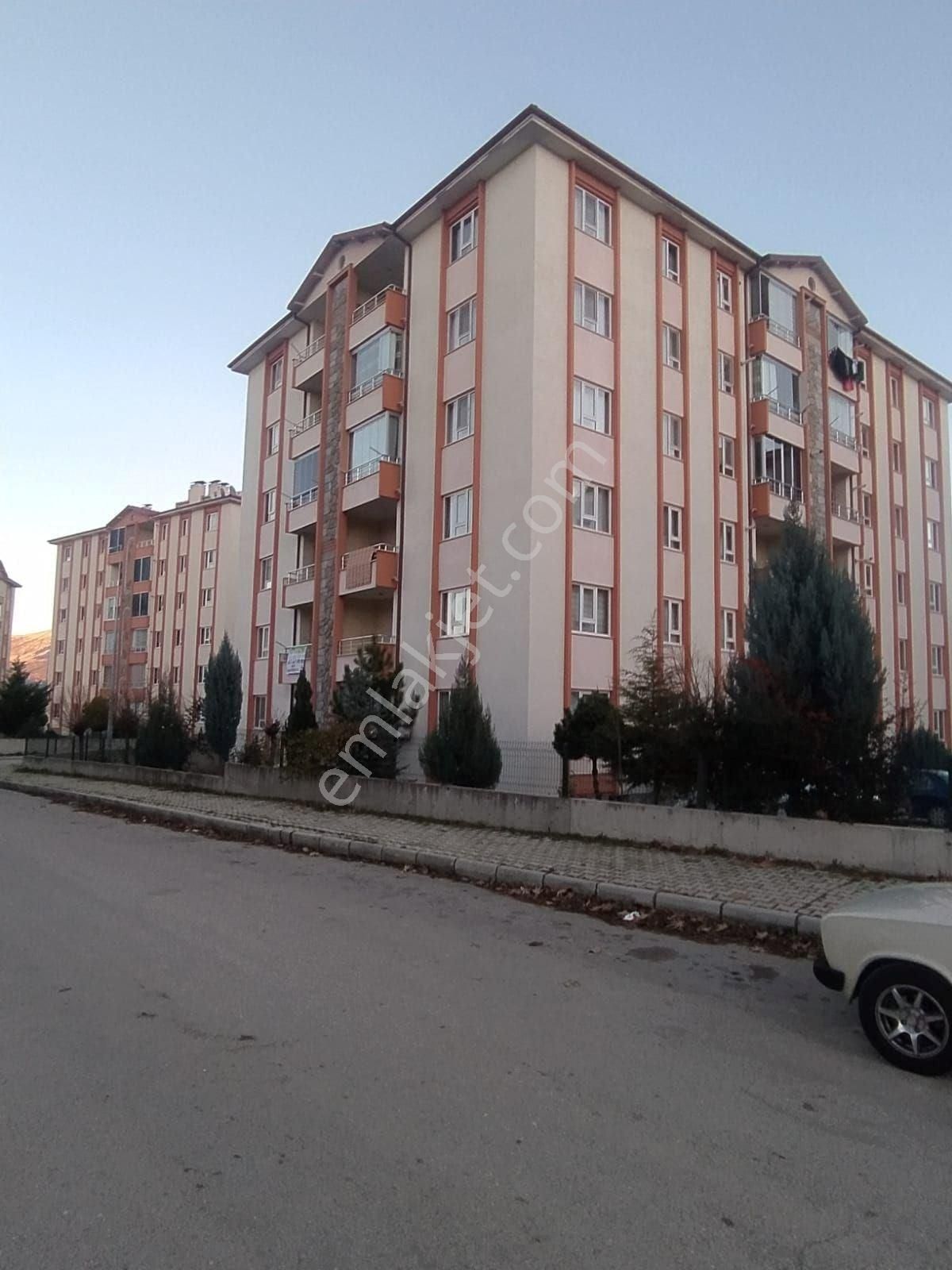 Isparta Merkez Vatan Satılık Daire ISPARTA MERKEZ VATAN MAHALLESİNDE GENİŞ SATILIK DAİRE