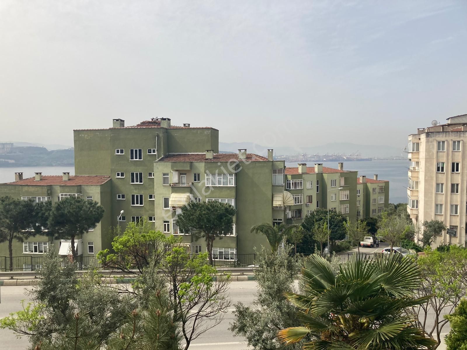 Gemlik Cumhuriyet Satılık Daire  MANASTIRDA DENİZ MANZARALI SATILIK DAİRE