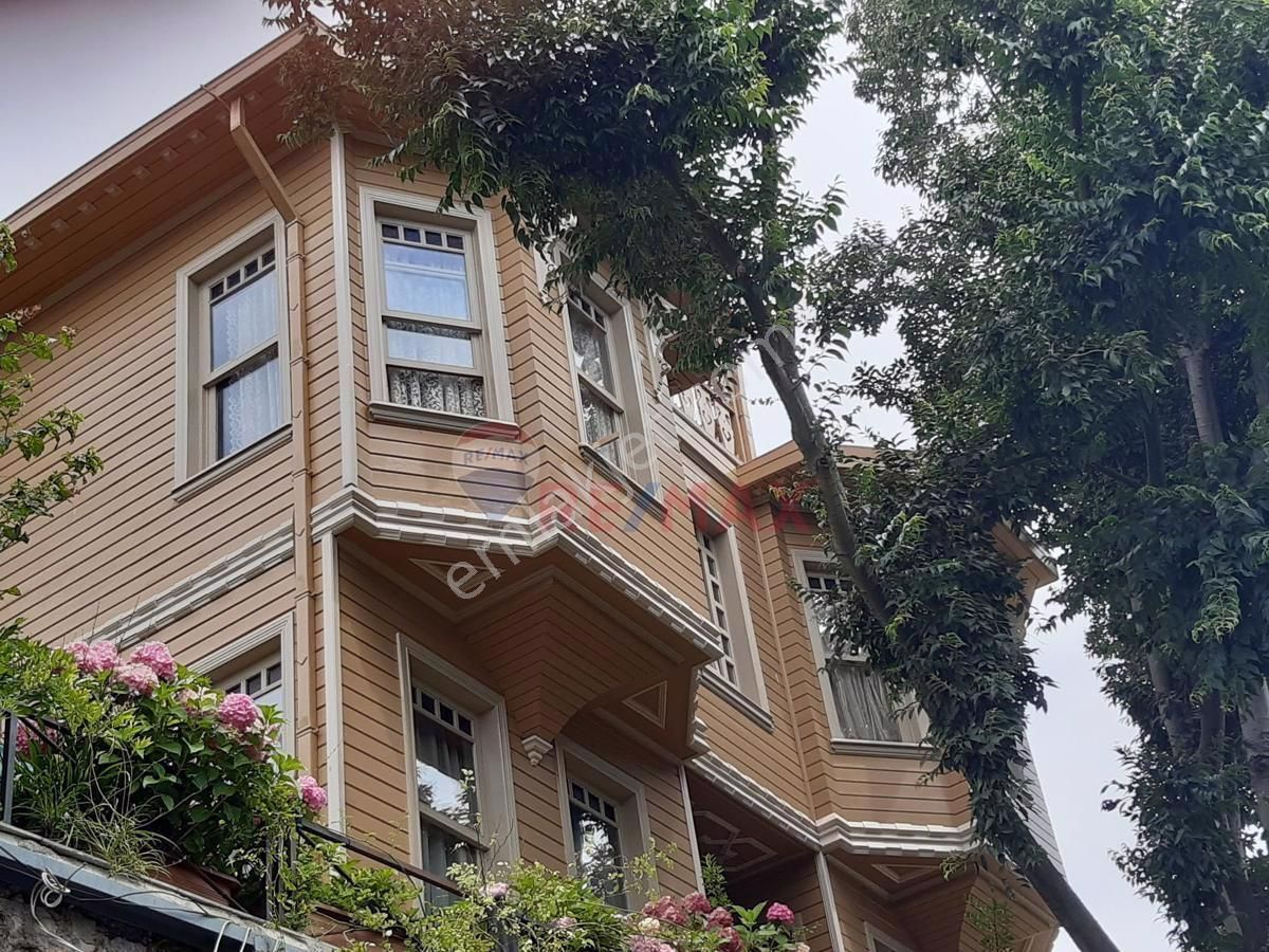 Üsküdar Çengelköy Satılık Köşk Remax Anı 'Dan Üsküdar Çengelköy 'De Satılık 7+2 Satılık Köşk