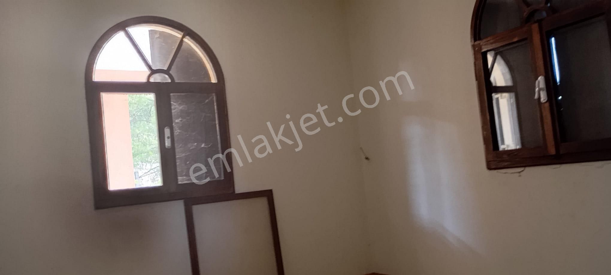 Yeniköyde İçinde Malikane Gibi Ev Bulunan Tarla - Görsel 22