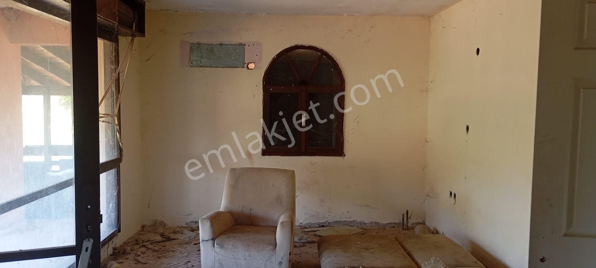 Yeniköyde İçinde Malikane Gibi Ev Bulunan Tarla - Görsel 5