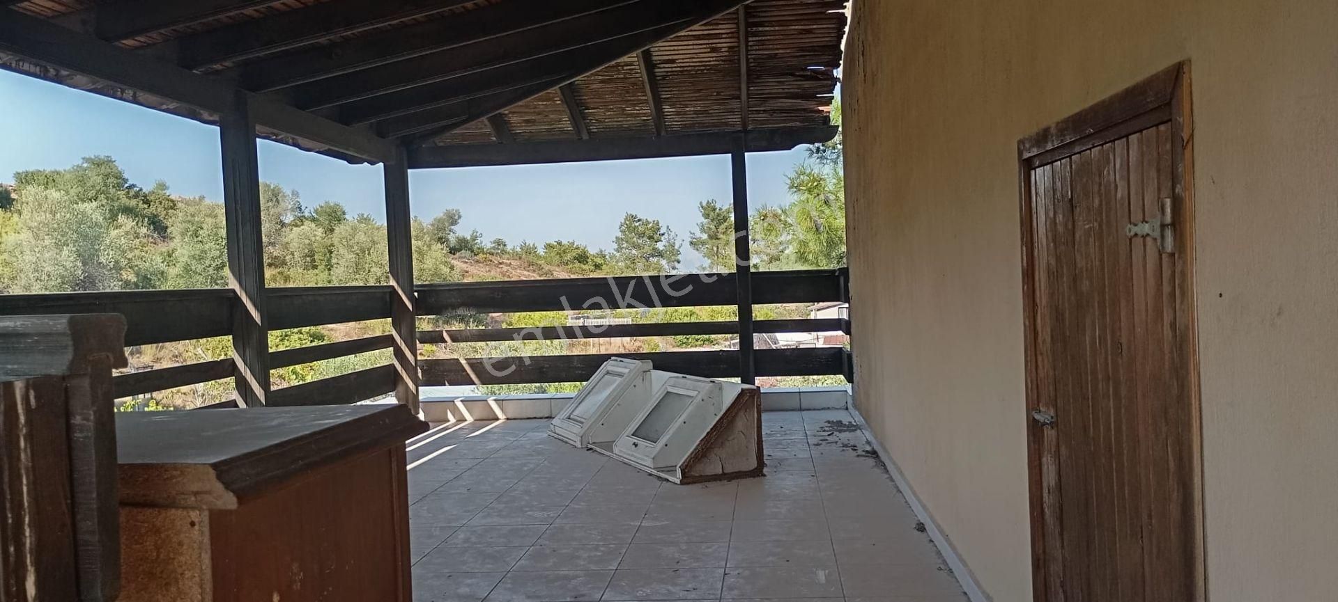 Yeniköyde İçinde Malikane Gibi Ev Bulunan Tarla - Görsel 19