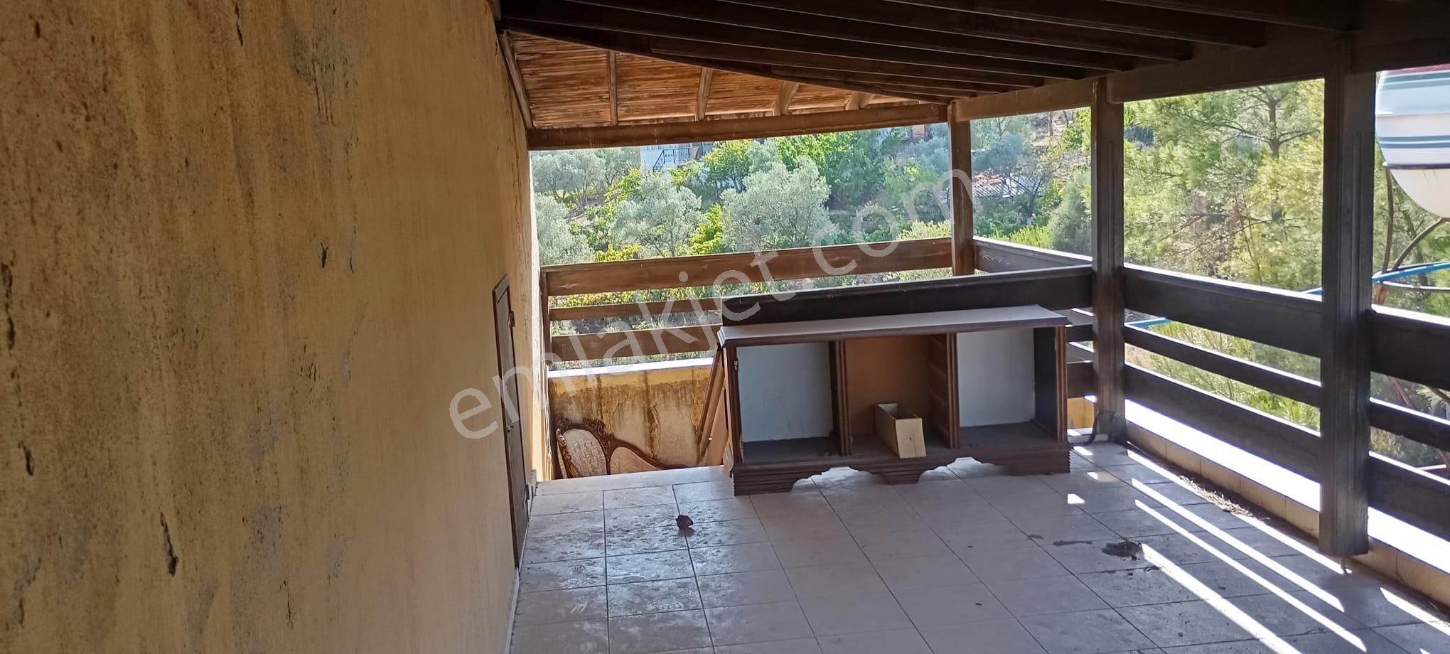 Yeniköyde İçinde Malikane Gibi Ev Bulunan Tarla - Görsel 15