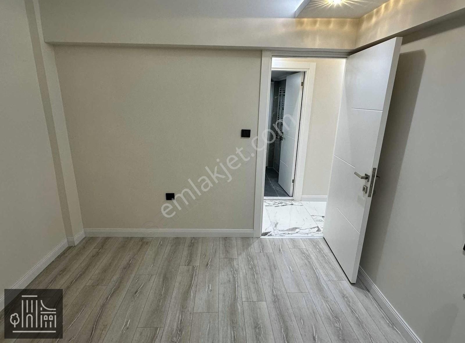 Mithatpaşa Cadde Üzerinde Hava Hastanesi Yakını 3+1 120 M2 Araka - Görsel 28