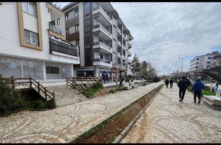 Kilis Merkez Ekrem Çetin Kiralık Daire Kurumsal firmalar için 800metre kiralık magaza