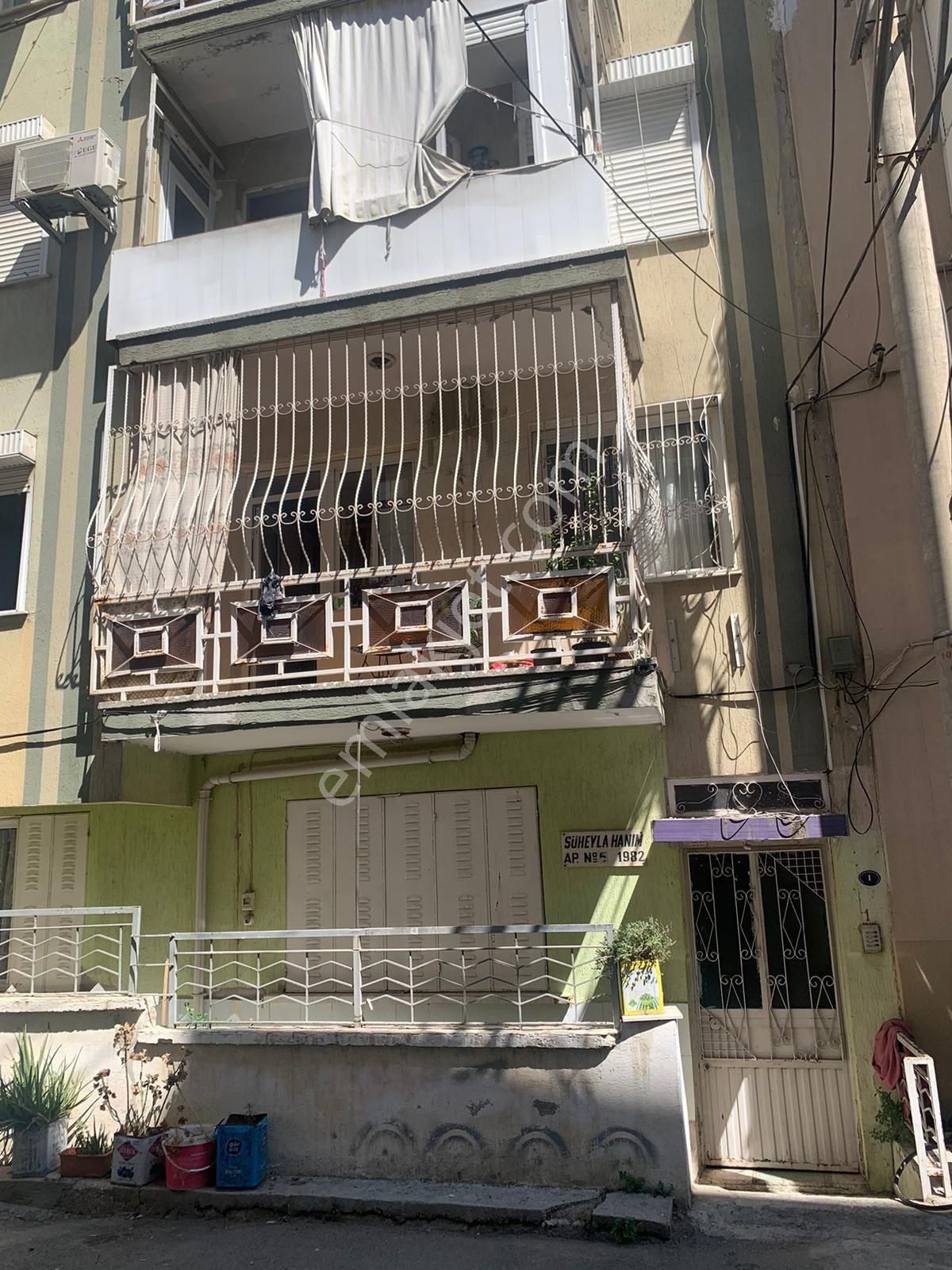 Buca Fırat Satılık Daire BUCA FIRAT MAHALLESİ'NDE 3+1 ÇİFT BALKON SATILIK DAİRE