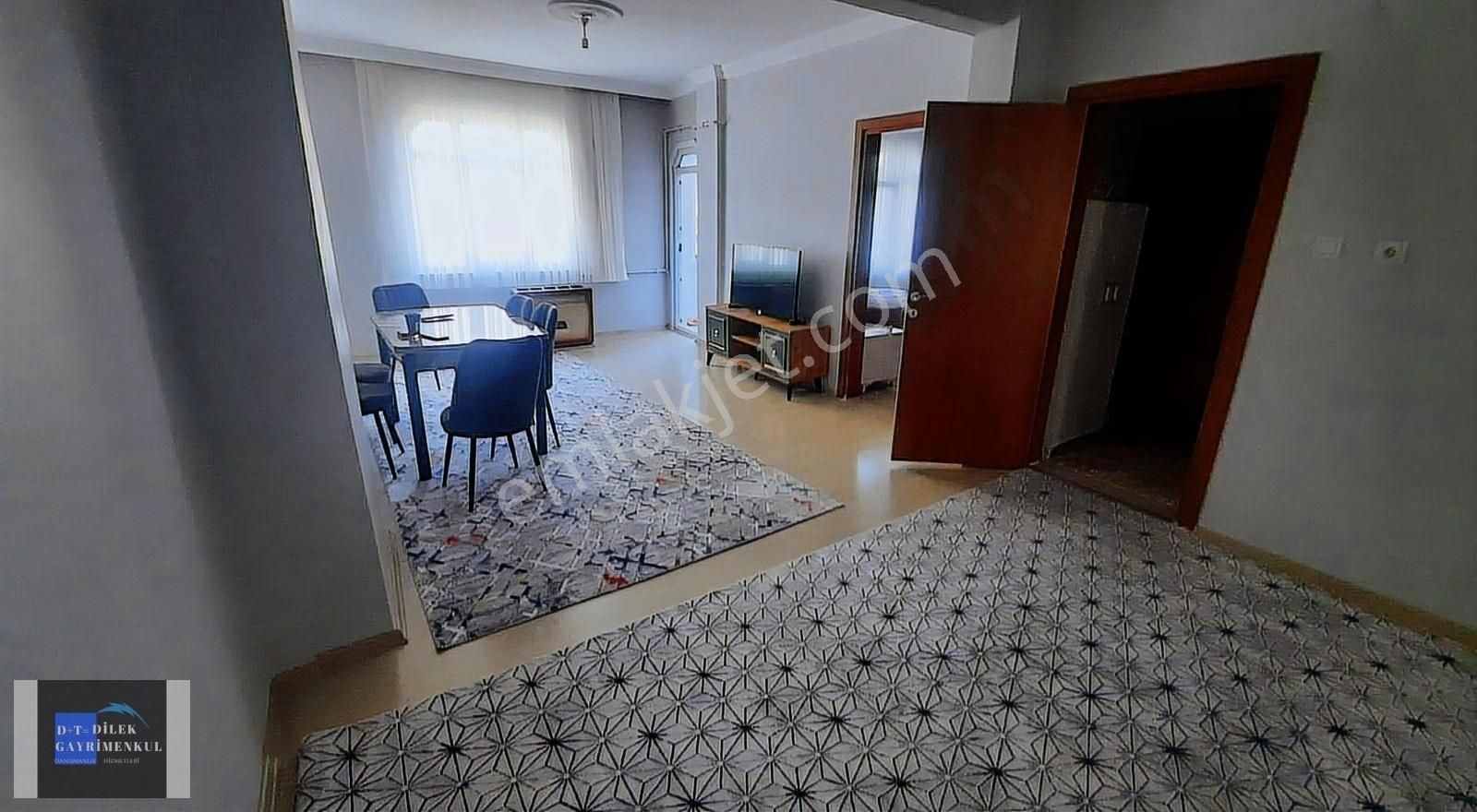 Küçükçekmece İnönü Kiralık Daire İNÖNU MAHALLESİNDE KİRALİK DAİRE ARAKAT BALKONLU AİLEYE UYGUN