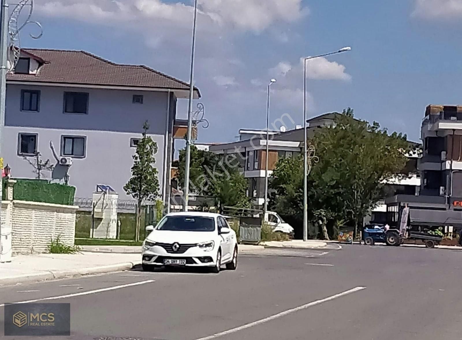 Sakarya Serdivan Satılık Ticari İmarlı CADDE ÜZERİ TİCARİ+KONUT ARSA EMSALİ YOK