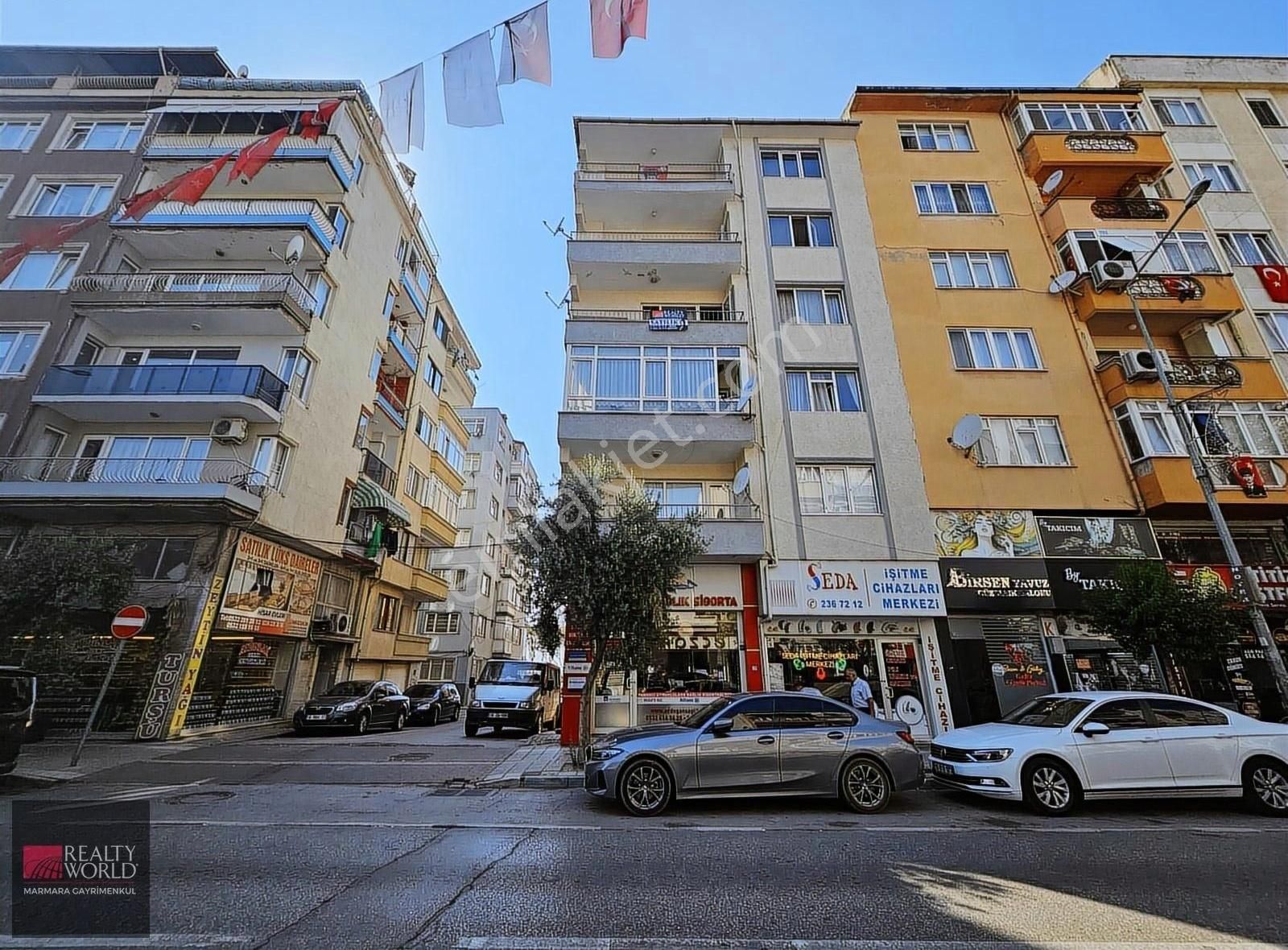 Gemlik Dr. Ziya Kaya Satılık Daire RW MARMARA / İSTİKLAL CADDESİNDE DENİZ MANZARALI 3+1 DAİRE