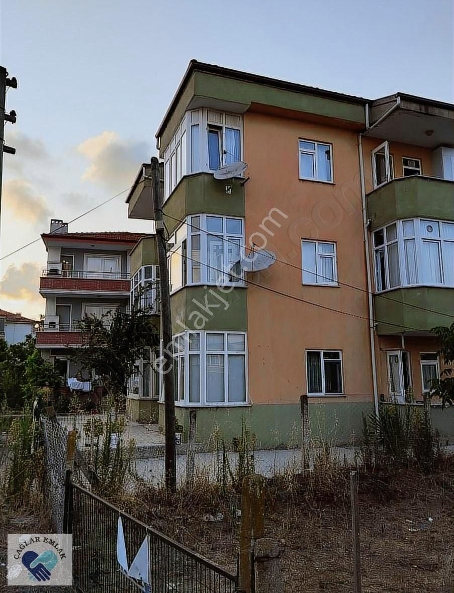 Karasu Aziziye Kiralık Daire Yalı mahallesinde bahçeli eşyalı, doğal gazlı 2+1 kiralık daire