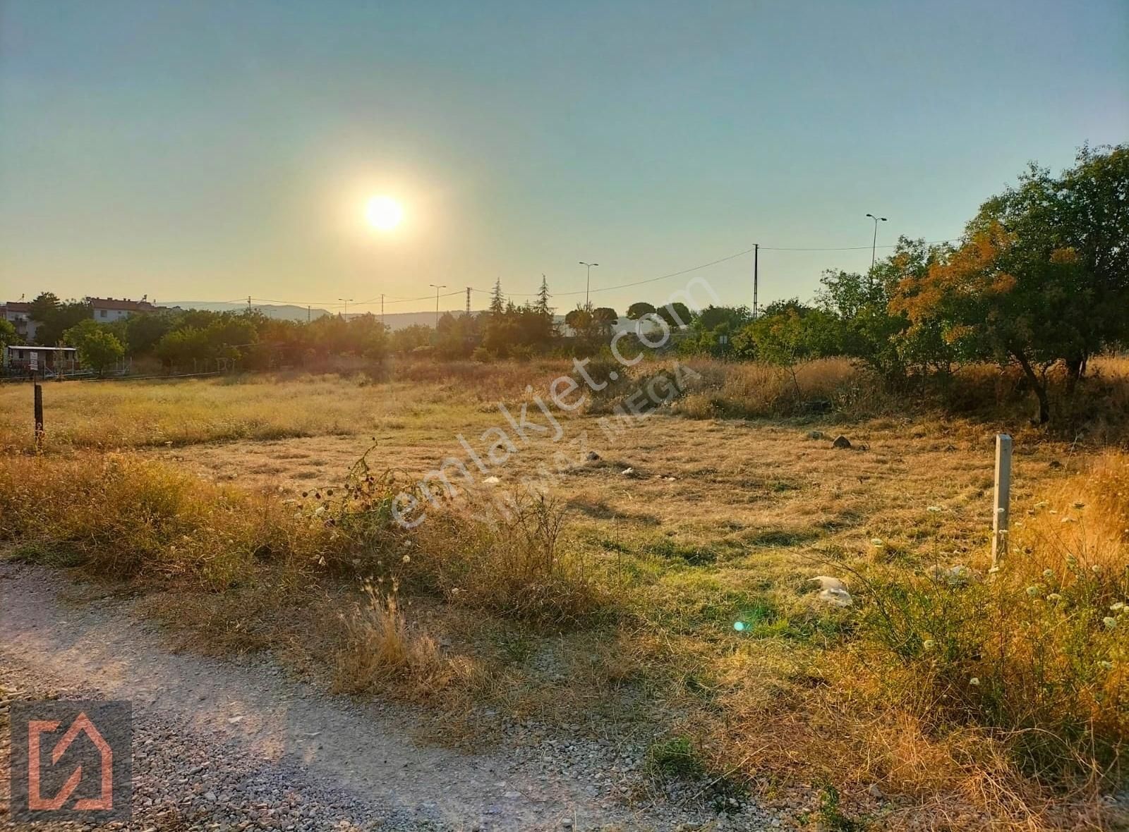 Beypazarı Ayvaşık Satılık Konut İmarlı Hastane Yakınında 448 M2 Konut İmarlı Arsa